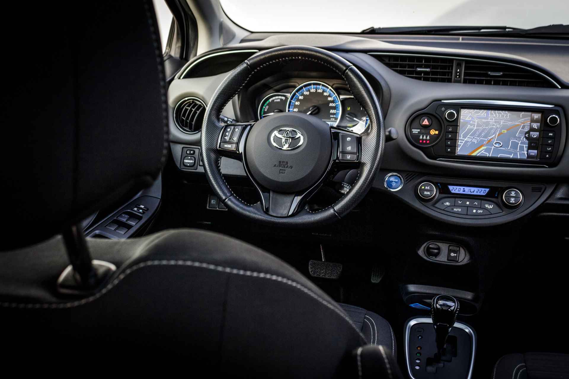 Toyota Yaris 1.5 Hybrid Dynamic | Panodak | Climate |   | 16'' LMV | NAVI | Trekhaak | - 5/34