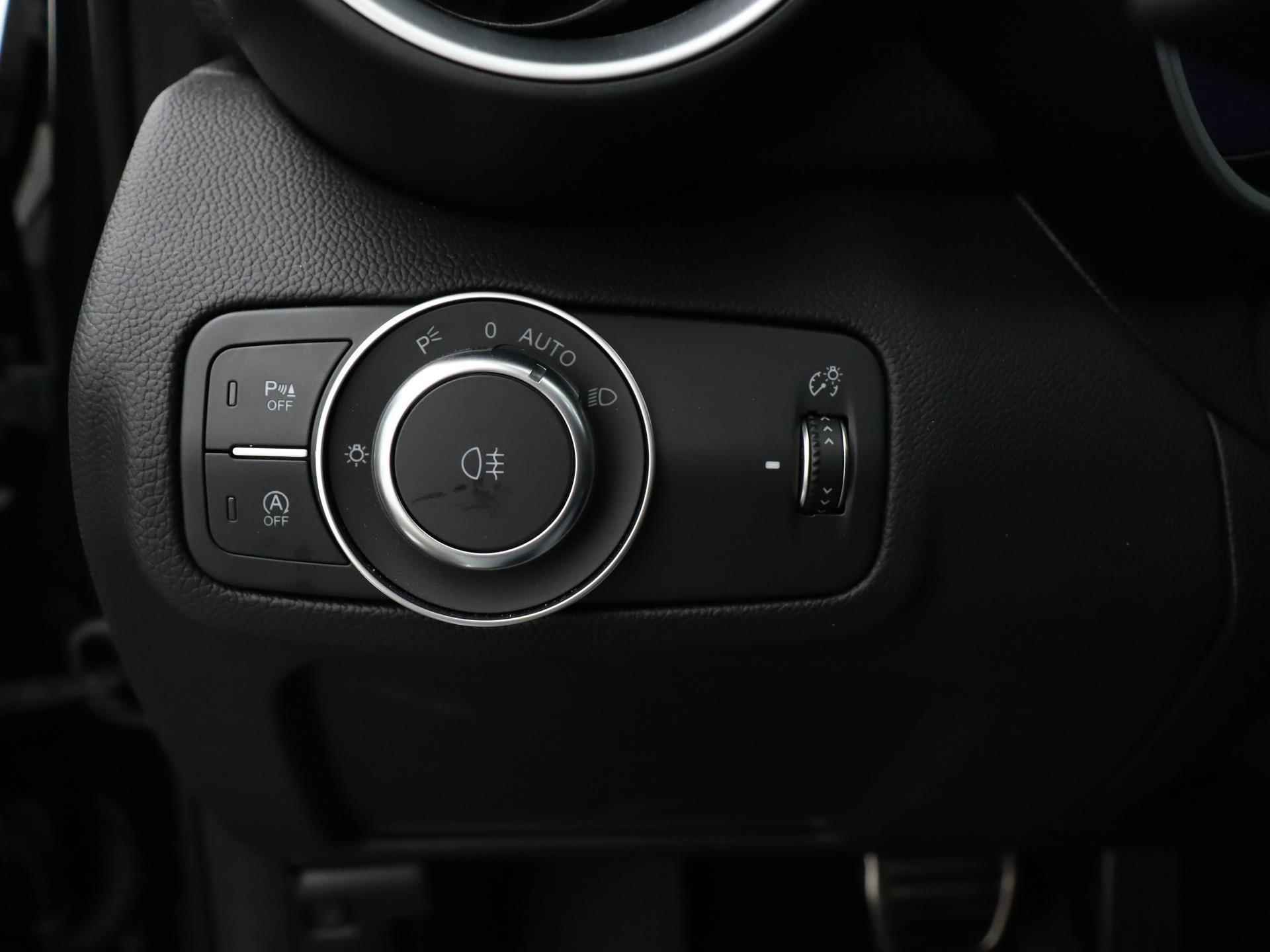 Alfa Romeo Giulia GME AWD Sprint 280pk Automaat | Navigatie | Lederen Sportstoelen | Lichtmetalen Velgen 19" | Voorstoelen Verwarmd En Elektrische Lendesteunen | Cruise Control Adaptief - 23/33