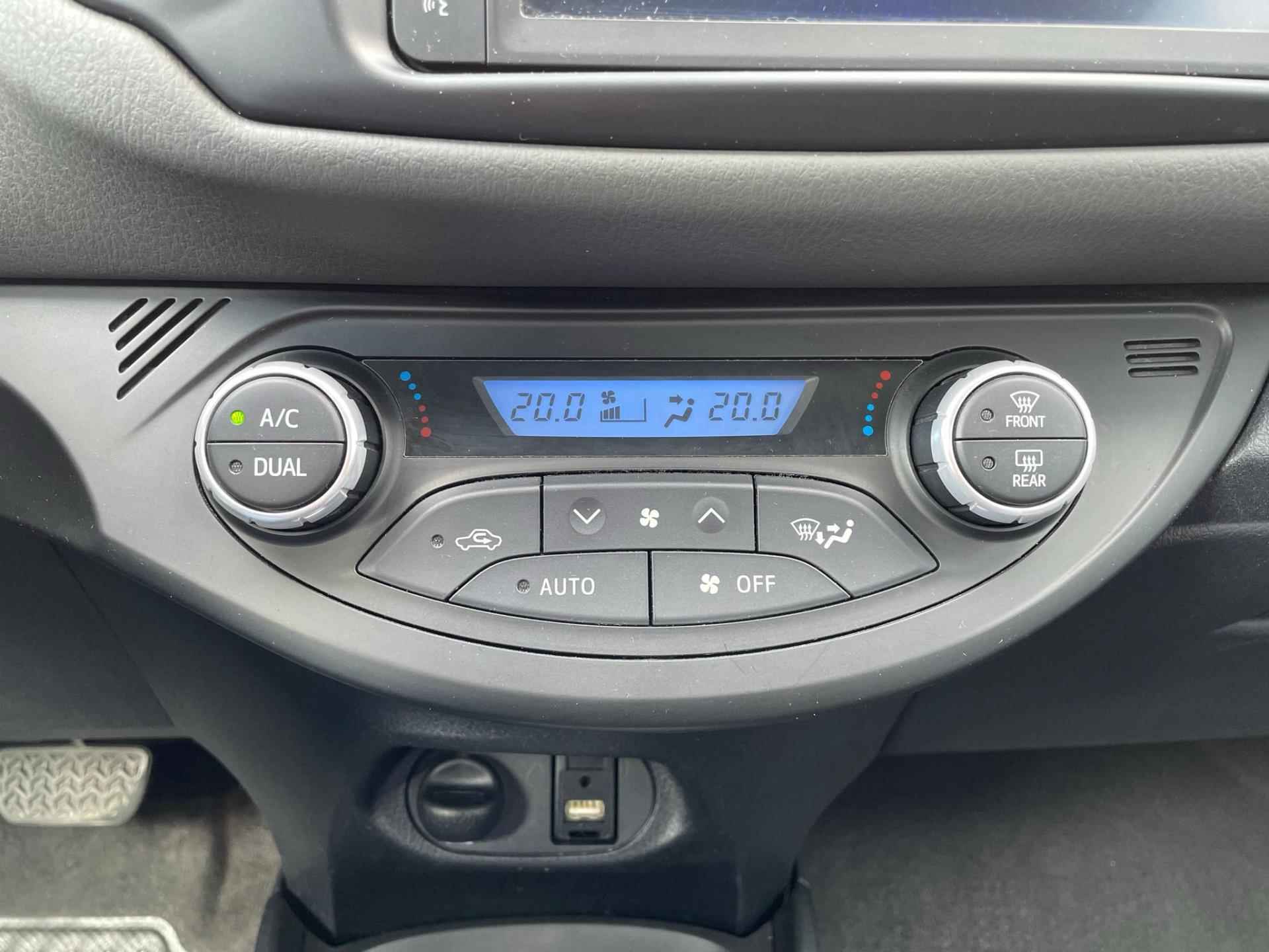 Toyota Yaris 1.5 Hybrid Dynamic Automaat (RIJKLAARPRIJS / BOVAG) - 12/31