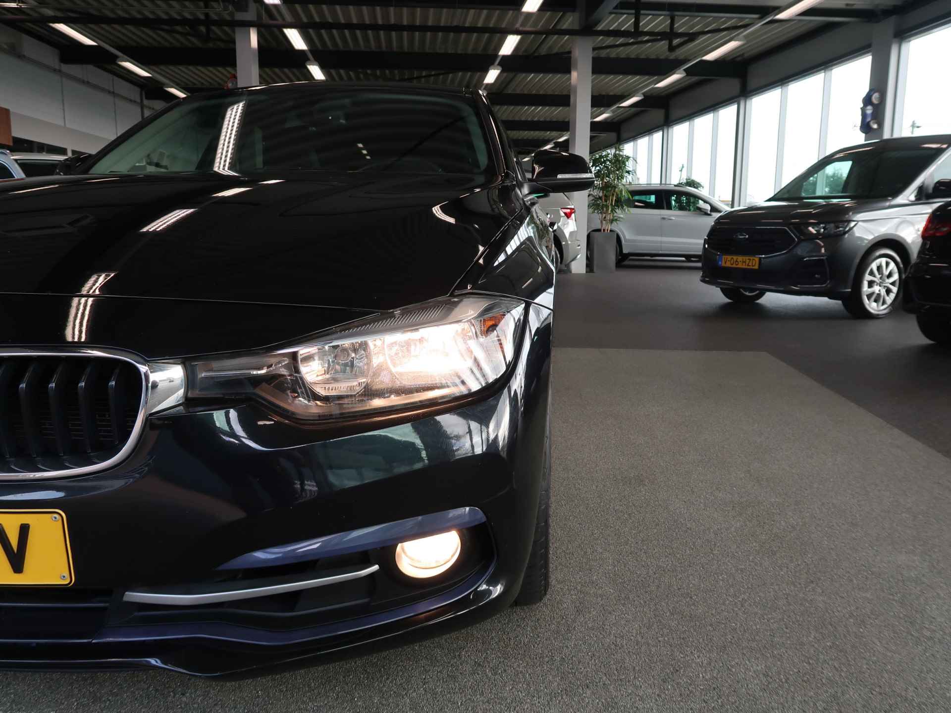 BMW 3 Serie 318i Sport Automaat NAVI/CLIMA/CRUISE/PDC/AFN.TREKHAAK - 55/80