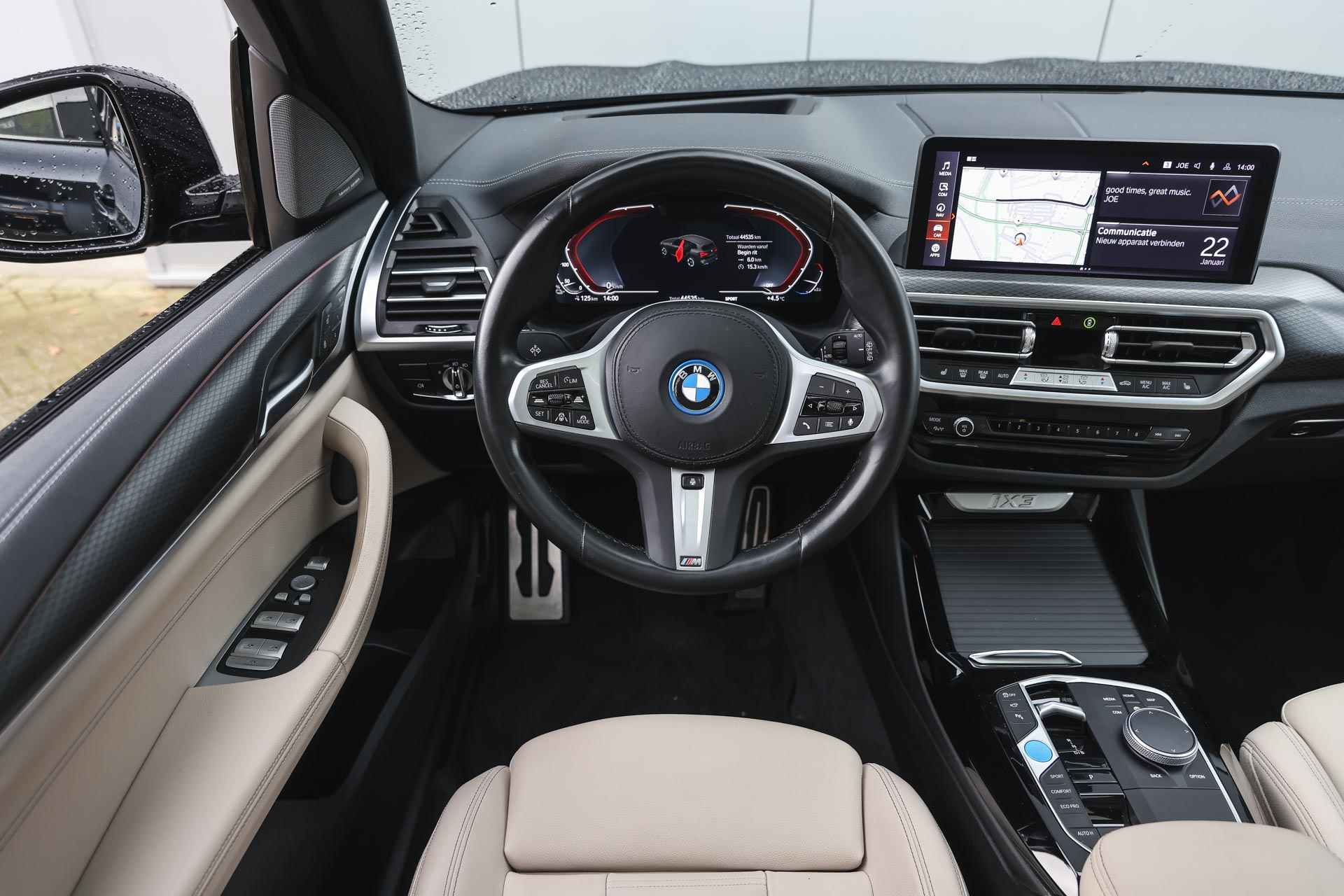 BMW iX3 High Executive / Trekhaak / Sportstoelen / Stoelverwarming / Adaptieve LED / Harman Kardon / Head-Up / Parking Assistant Plus / Live Cockpit Professional - 4/41