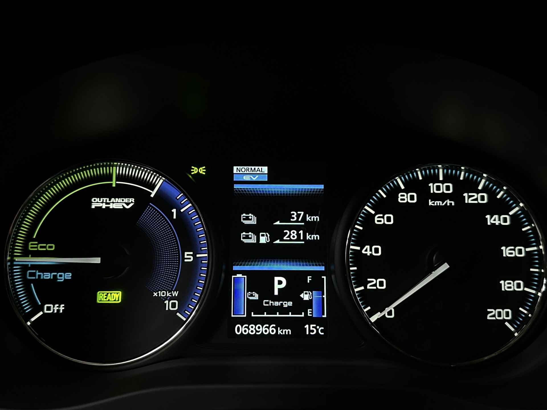 Mitsubishi Outlander 2.4 PHEV Intense Plug In Hybrid Dealer O.H PHEV | Trekhaak Afn. | Camera | Apple Carplay | Keyless |  Stoelverwarming | DAB | Cruise Control | - 18/37