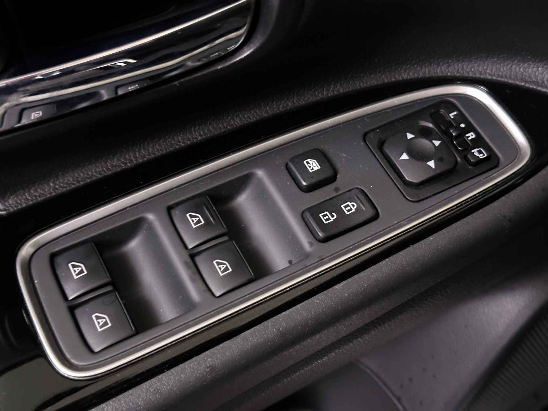 Mitsubishi Outlander 2.4 PHEV Intense Plug In Hybrid Dealer O.H PHEV | Trekhaak Afn. | Camera | Apple Carplay | Keyless |  Stoelverwarming | DAB | Cruise Control | - 23/37