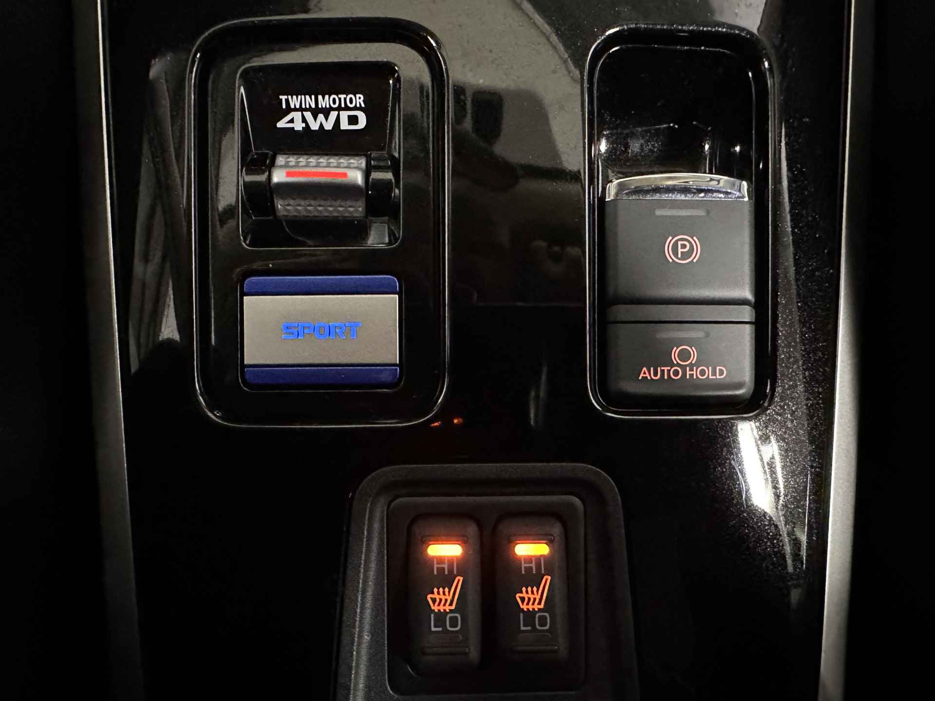 Mitsubishi Outlander 2.4 PHEV Intense Plug In Hybrid Dealer O.H PHEV | Trekhaak Afn. | Camera | Apple Carplay | Keyless |  Stoelverwarming | DAB | Cruise Control | - 32/37