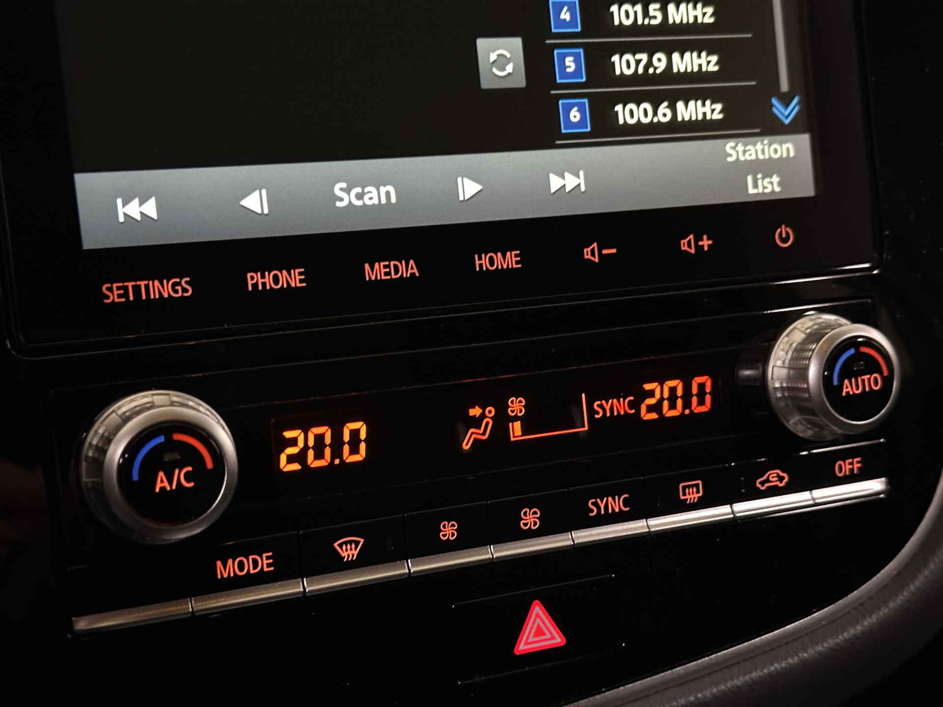 Mitsubishi Outlander 2.4 PHEV Intense Plug In Hybrid Dealer O.H PHEV | Trekhaak Afn. | Camera | Apple Carplay | Keyless |  Stoelverwarming | DAB | Cruise Control | - 33/37