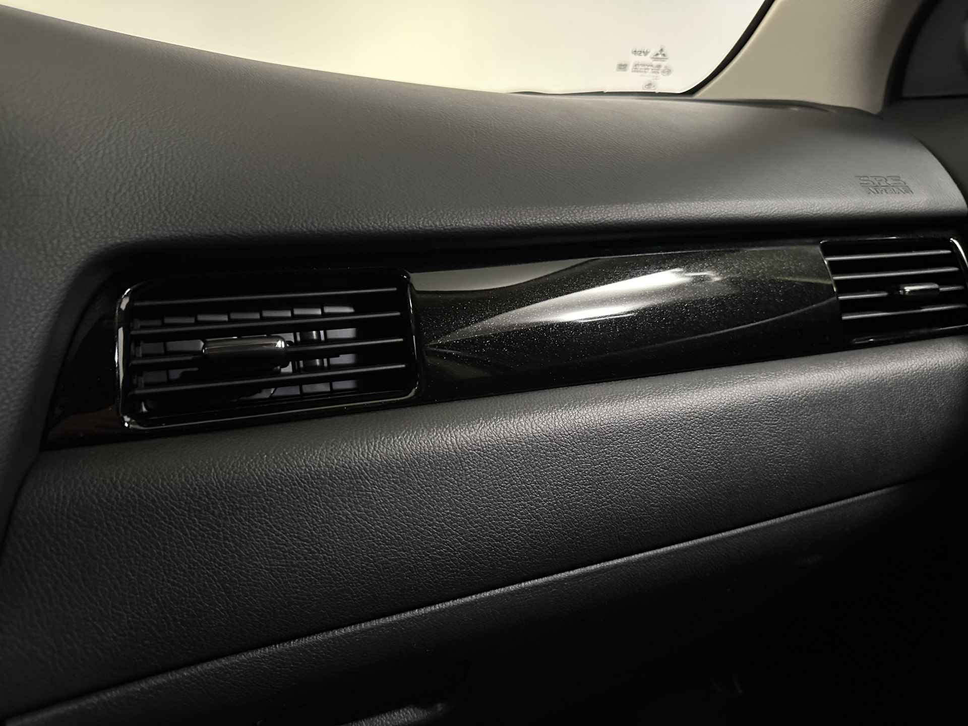 Mitsubishi Outlander 2.4 PHEV Intense Plug In Hybrid Dealer O.H PHEV | Trekhaak Afn. | Camera | Apple Carplay | Keyless |  Stoelverwarming | DAB | Cruise Control | - 34/37