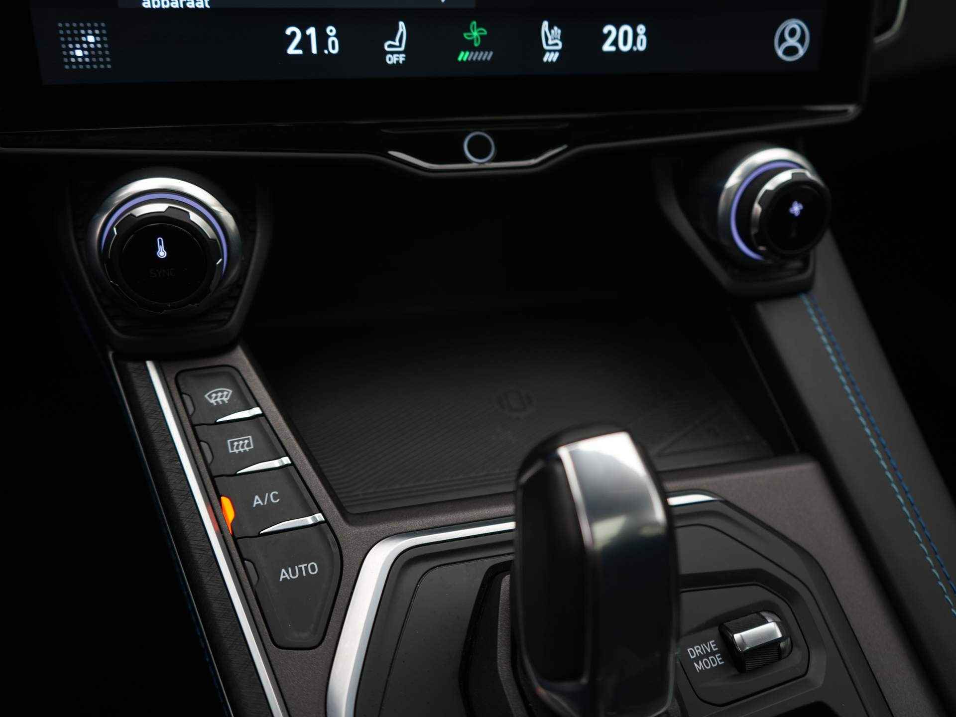 Lynk & Co 01 1.5 PHEV 262 pk Automaat | Navigatie | Panorama dak | Cliamte Control - 26/45