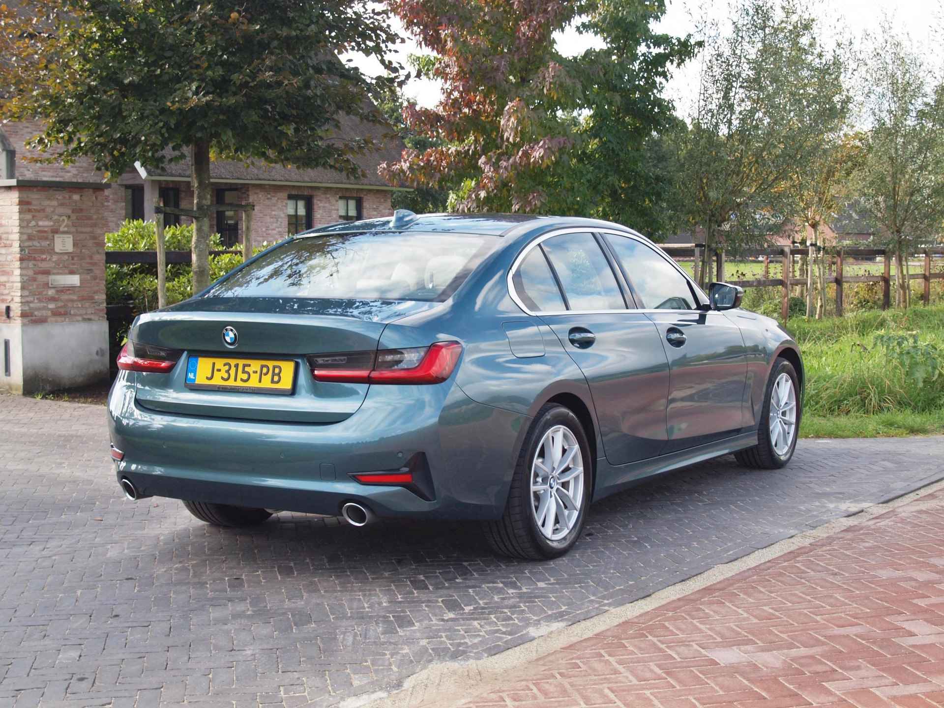 BMW 3-serie 330e eDrive Edition Plug-in Hybride | Harman Kardon | Apple Carplay | Trekhaak | Cruise Control | - 10/33