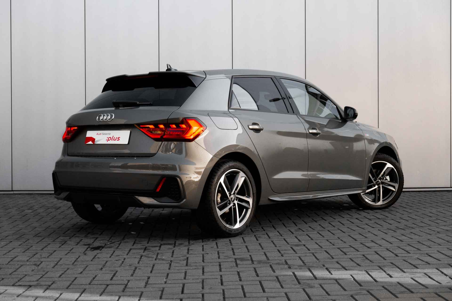 Audi A1 Sportback 30 TFSI S edition | Sportstoelen | Stoelverwarming | Adaptive cruise control | LED koplampen & achterlichten | Audi so - 3/56