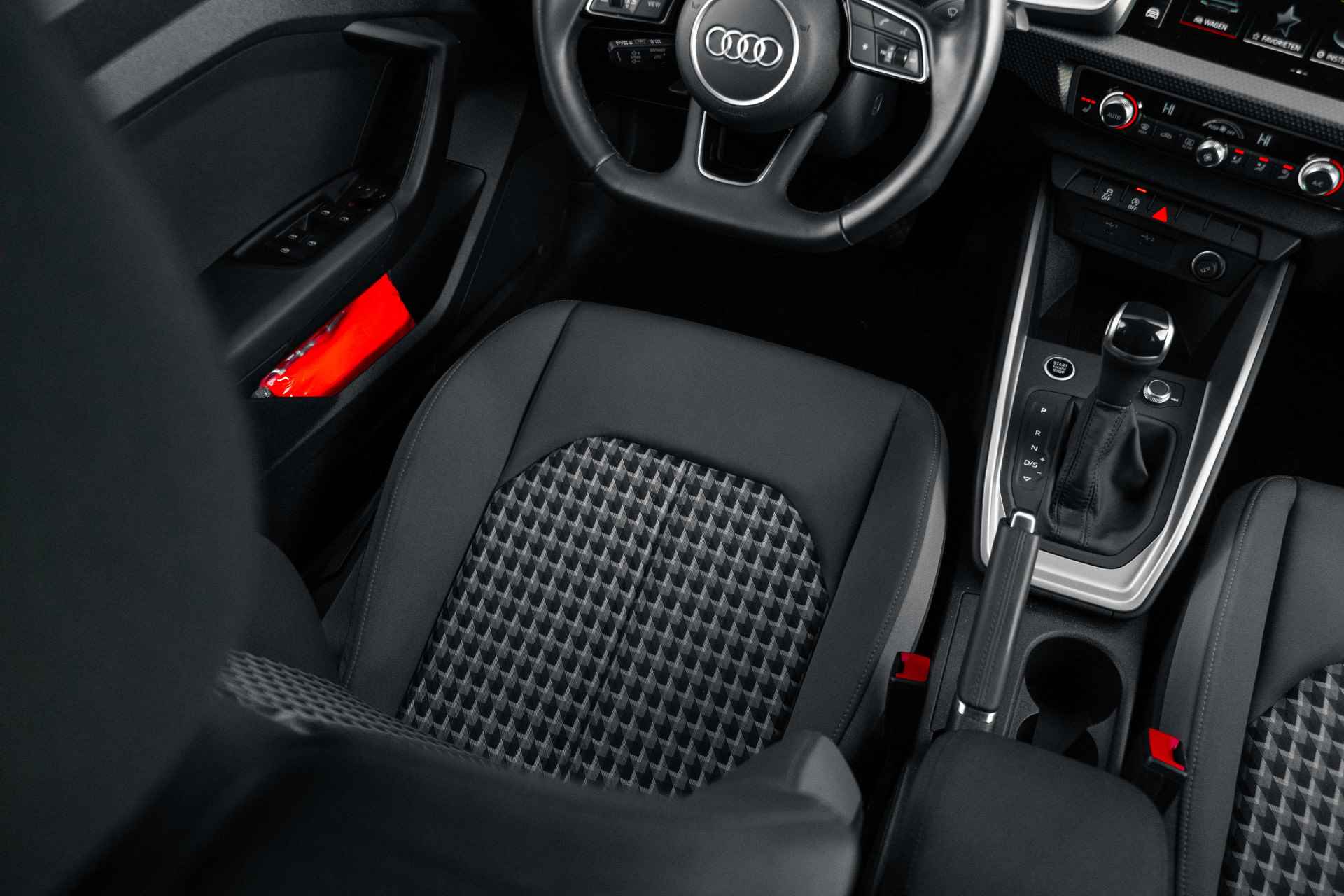 Audi A1 Sportback 30 TFSI S edition | Sportstoelen | Stoelverwarming | Adaptive cruise control | LED koplampen & achterlichten | Audi so - 17/56