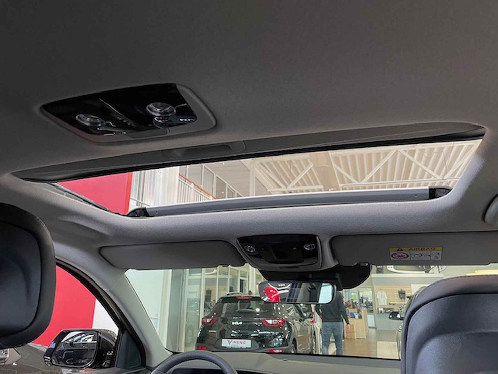 Kia Niro 1.6 GDi Hybrid DynamicPlusLine - Navigatie - Camera - LED verlichting - Stoelverwarming/Stuurverwarming - Privacy glas - Adaptieve cruise control - Snelwegassistentie - Apple Carplay - Fabrieksgarantie tot 2031 - 13/34