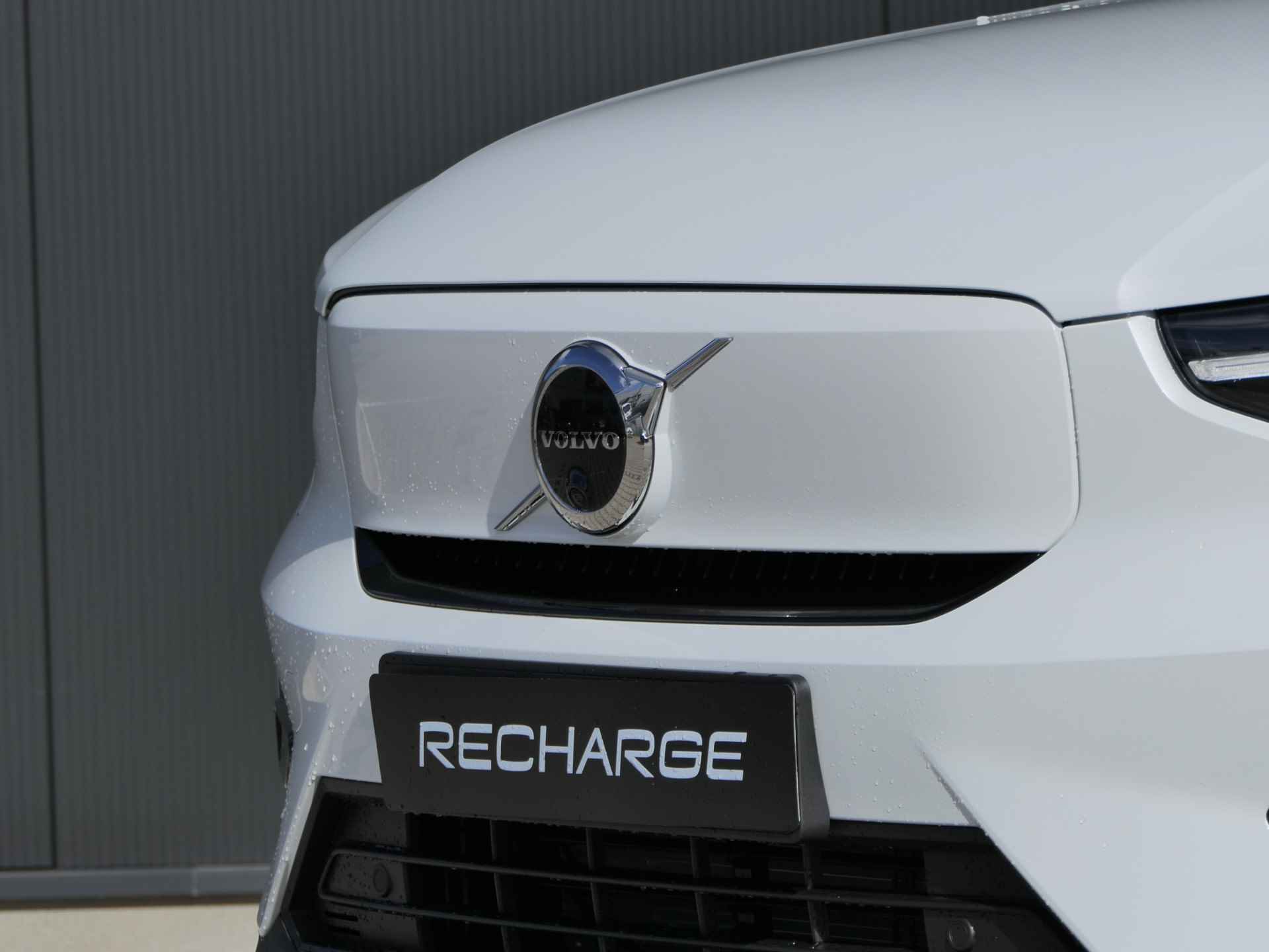 Volvo C40 Recharge Twin Ultimate 408 pk | Panoramadak l 360 graden camera l AWD l Elek.stoelen - 8/49