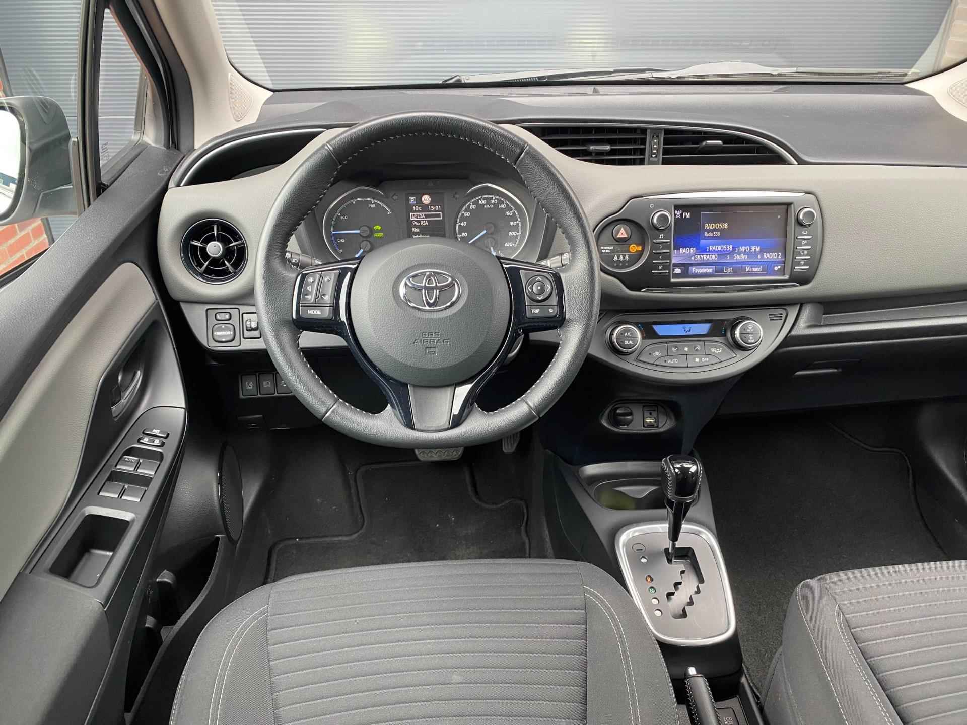 Toyota Yaris 1.5 Hybrid Automaat | Rijklaar | Xenon | Camera | NAP |Garantie tot 04-2028 - 3/37