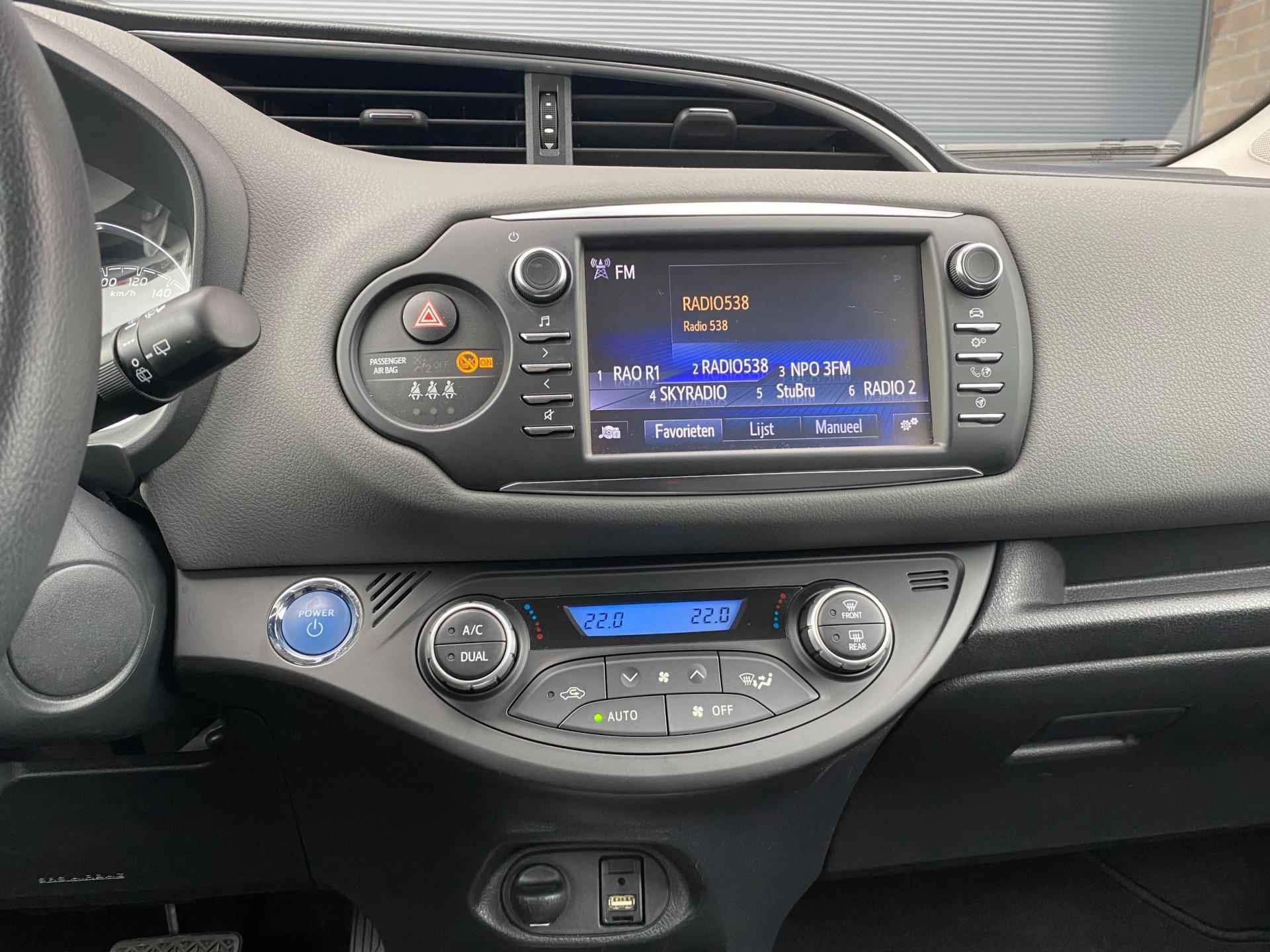Toyota Yaris 1.5 Hybrid Automaat | Rijklaar | Xenon | Camera | NAP |Garantie tot 04-2028 - 18/37