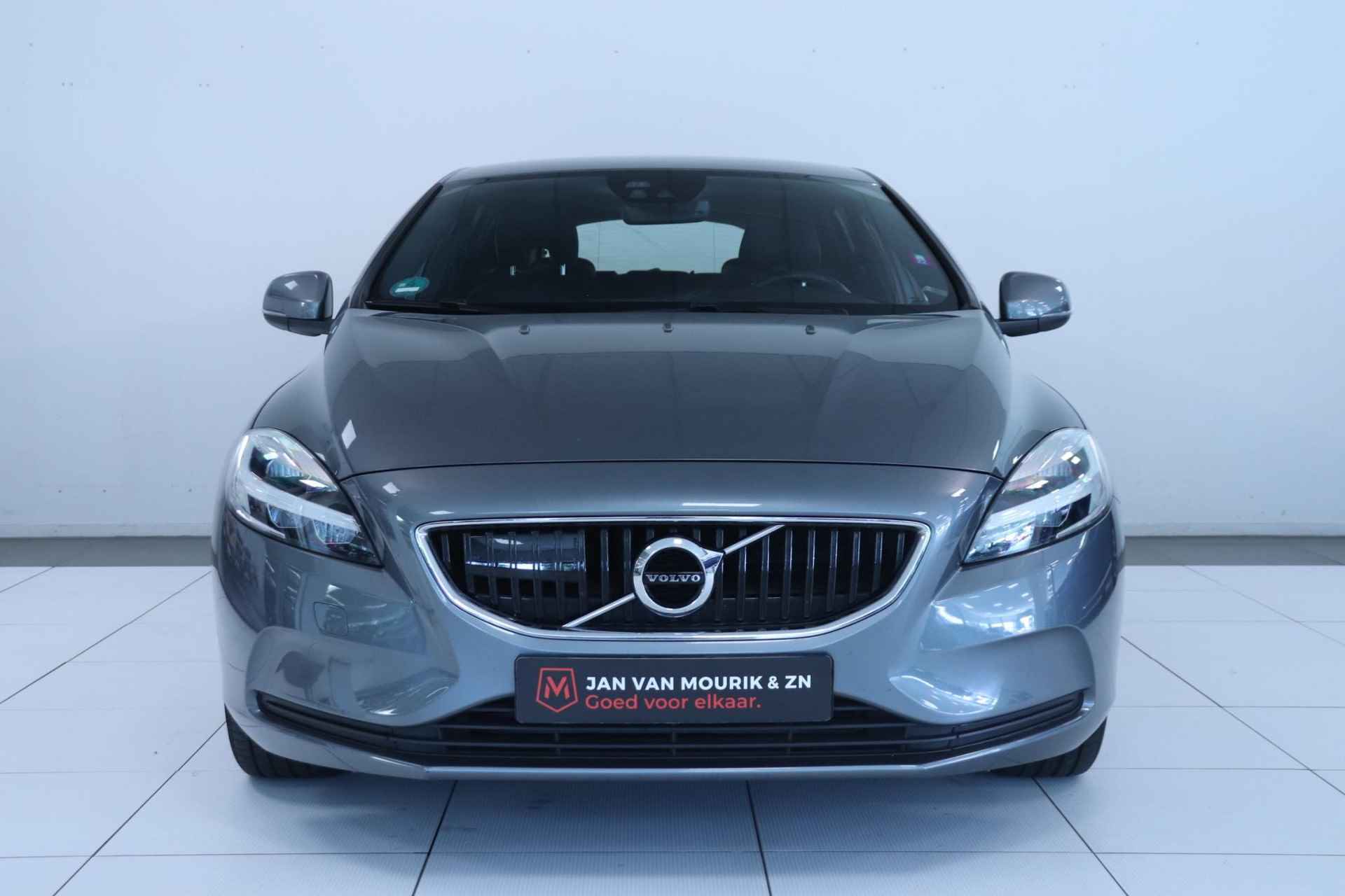 Volvo V40 1.5 T2 Polar+ | Automaat | Trekhaak | Leder | LED | PDC + camera | Stoelverwarming | - 3/27