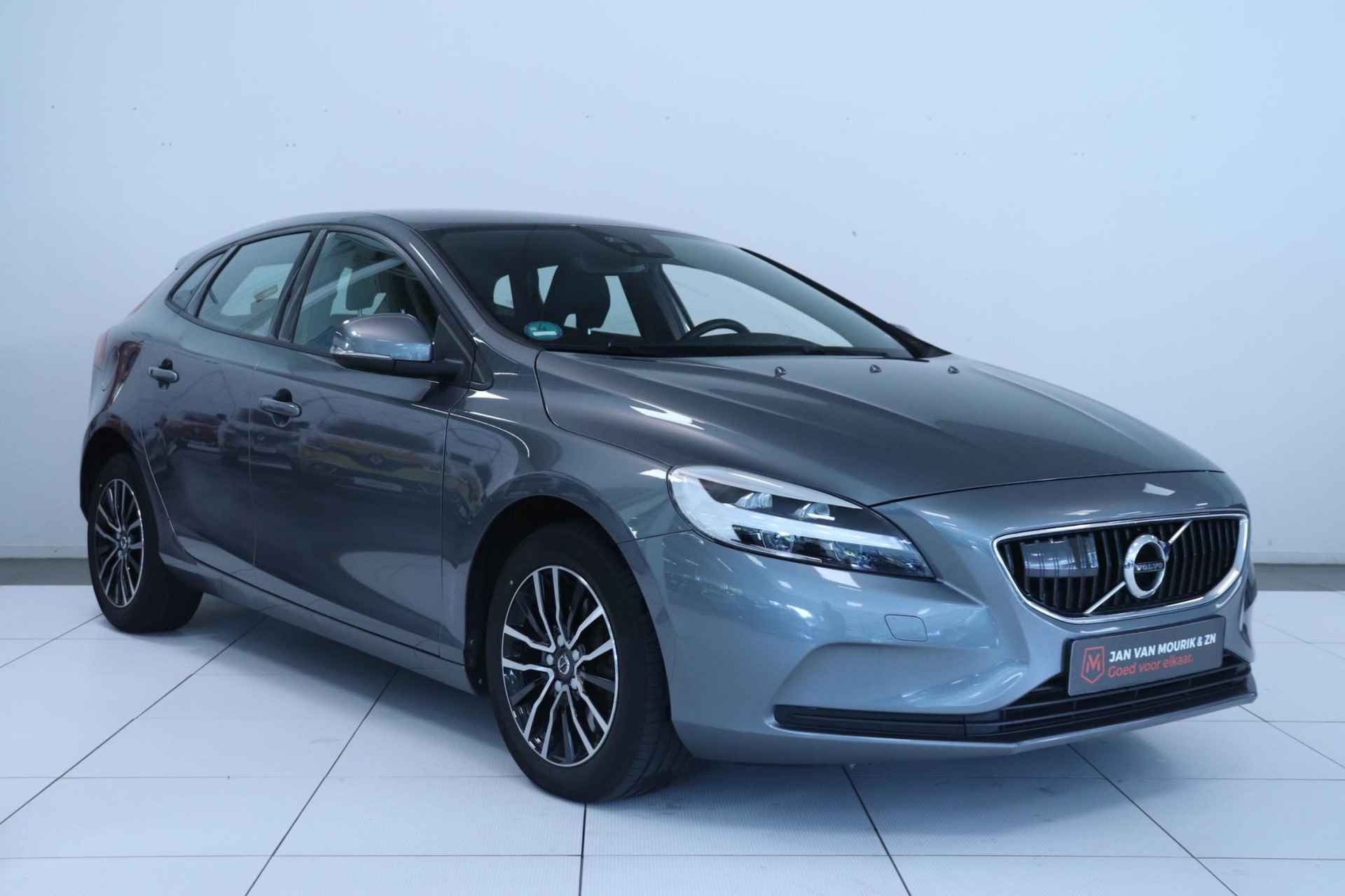 Volvo V40 1.5 T2 Polar+ | Automaat | Trekhaak | Leder | LED | PDC + camera | Stoelverwarming | - 4/27