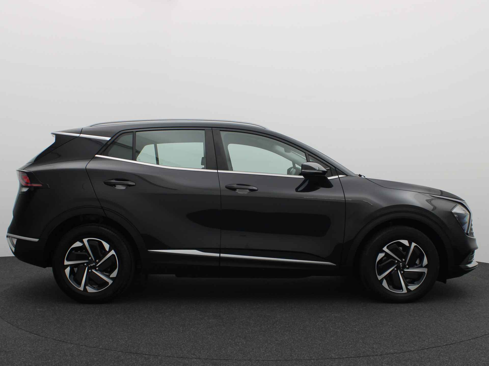 Kia Sportage 1.6 T-GDi Hybrid DynamicLine 180PK / AUTOMAAT / CAMERA / CARPLAY / NAVI / CLIMA / PDC / ACC / NL-AUTO - 16/48