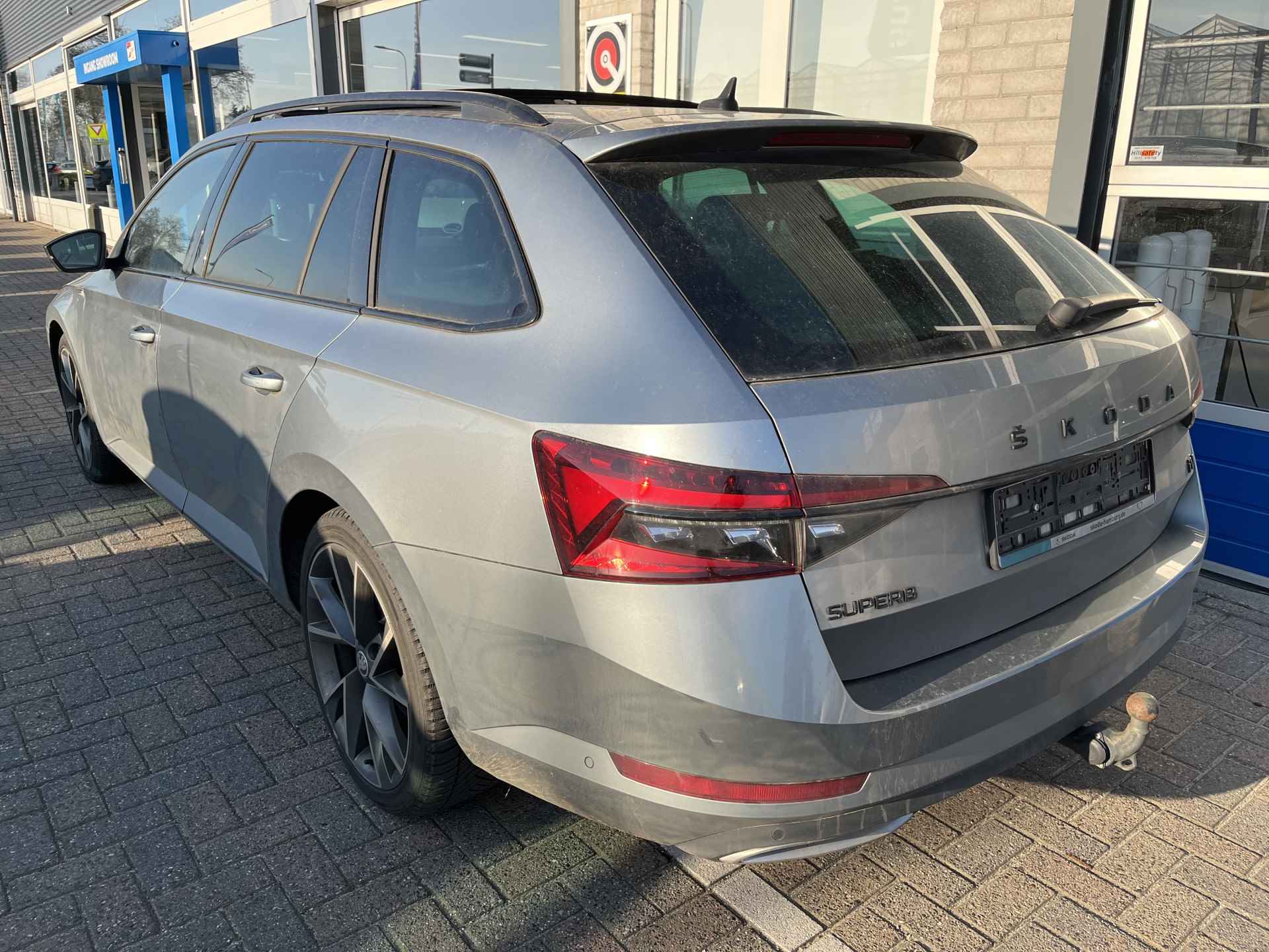 Škoda Superb Combi 1.4 TSI iV Sportline / AUTOMAAT/ TREKHAAK/ PANO/ KEYLESS/ DIGITAL DASH/ CANTON AUDIO/ MEMORY SEAT/ ACC/ SMARTLINK/ DAB/ NAVI/ STOELVERWARMING V&A/ STUURVERWARMING/ CLIMA/ 360 CAMERA - 5/41