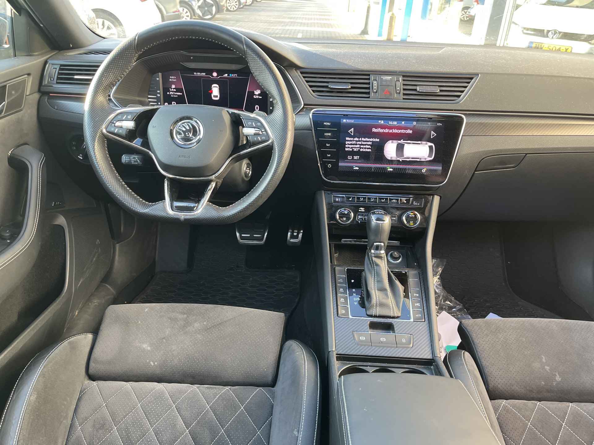 Škoda Superb Combi 1.4 TSI iV Sportline / AUTOMAAT/ TREKHAAK/ PANO/ KEYLESS/ DIGITAL DASH/ CANTON AUDIO/ MEMORY SEAT/ ACC/ SMARTLINK/ DAB/ NAVI/ STOELVERWARMING V&A/ STUURVERWARMING/ CLIMA/ 360 CAMERA - 8/41