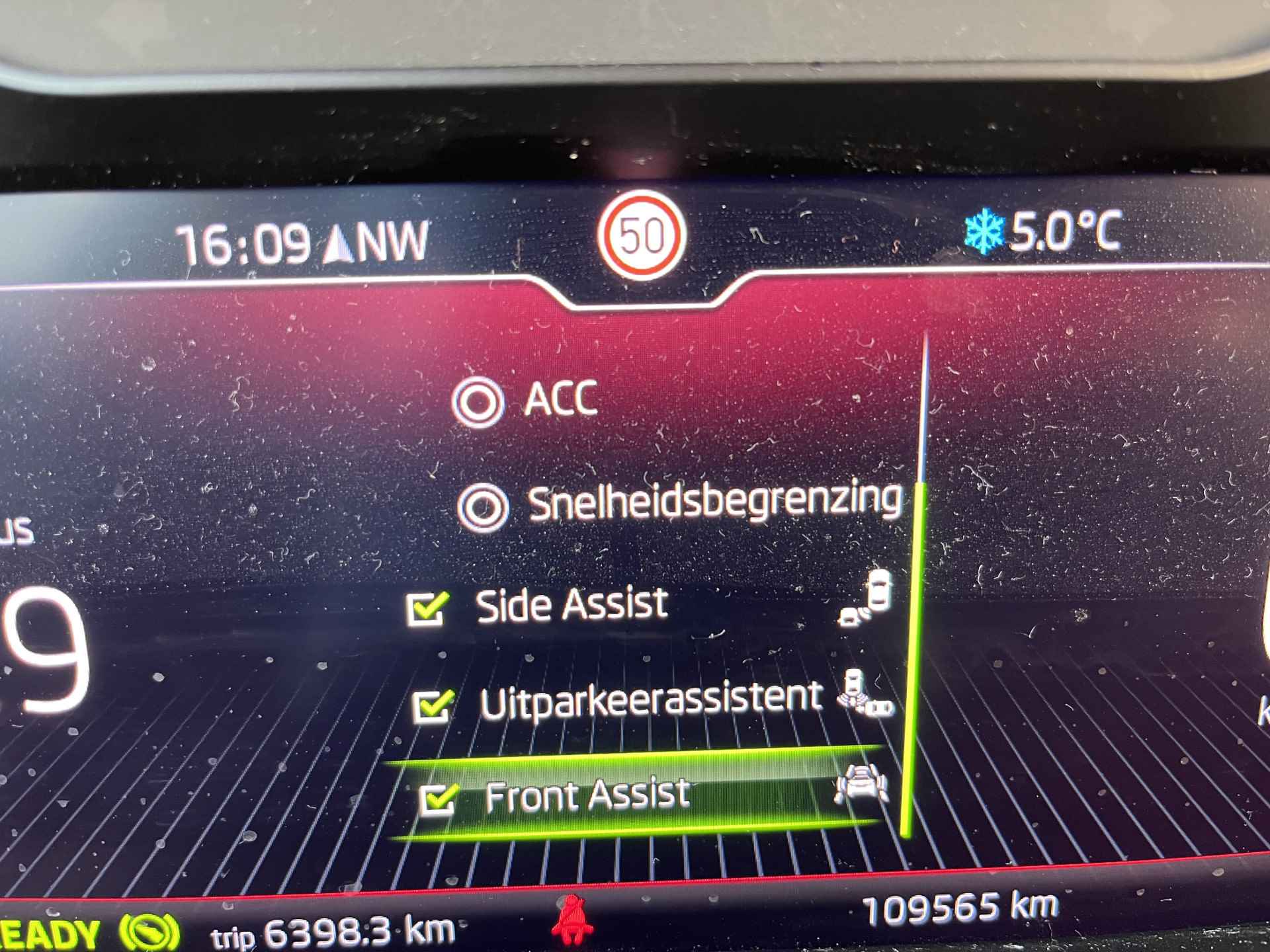 Škoda Superb Combi 1.4 TSI iV Sportline / AUTOMAAT/ TREKHAAK/ PANO/ KEYLESS/ DIGITAL DASH/ CANTON AUDIO/ MEMORY SEAT/ ACC/ SMARTLINK/ DAB/ NAVI/ STOELVERWARMING V&A/ STUURVERWARMING/ CLIMA/ 360 CAMERA - 19/41