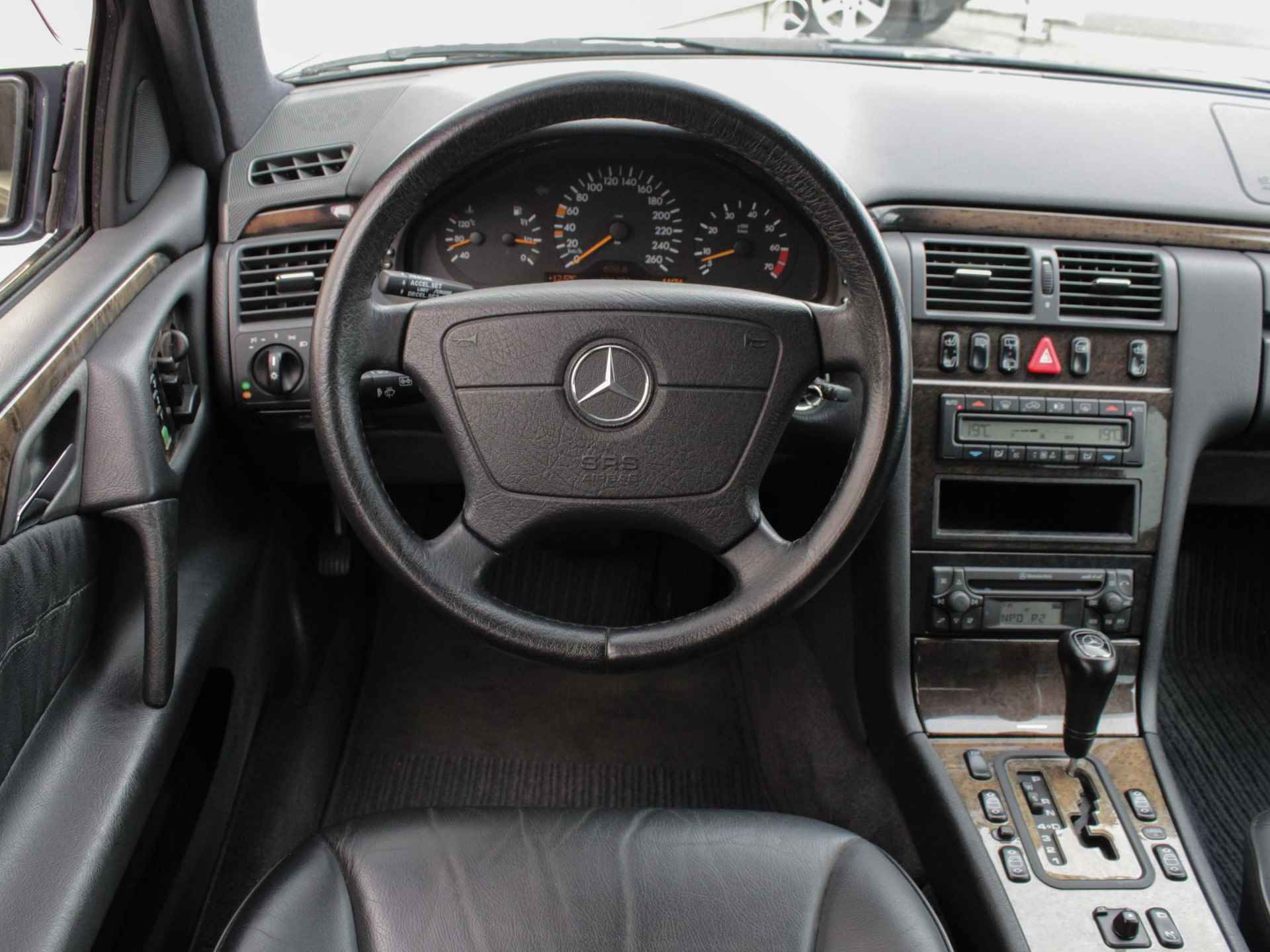 Mercedes-Benz E-klasse Combi 320 Avantgarde | Cruise | Leder | 7-persoons - 4/24