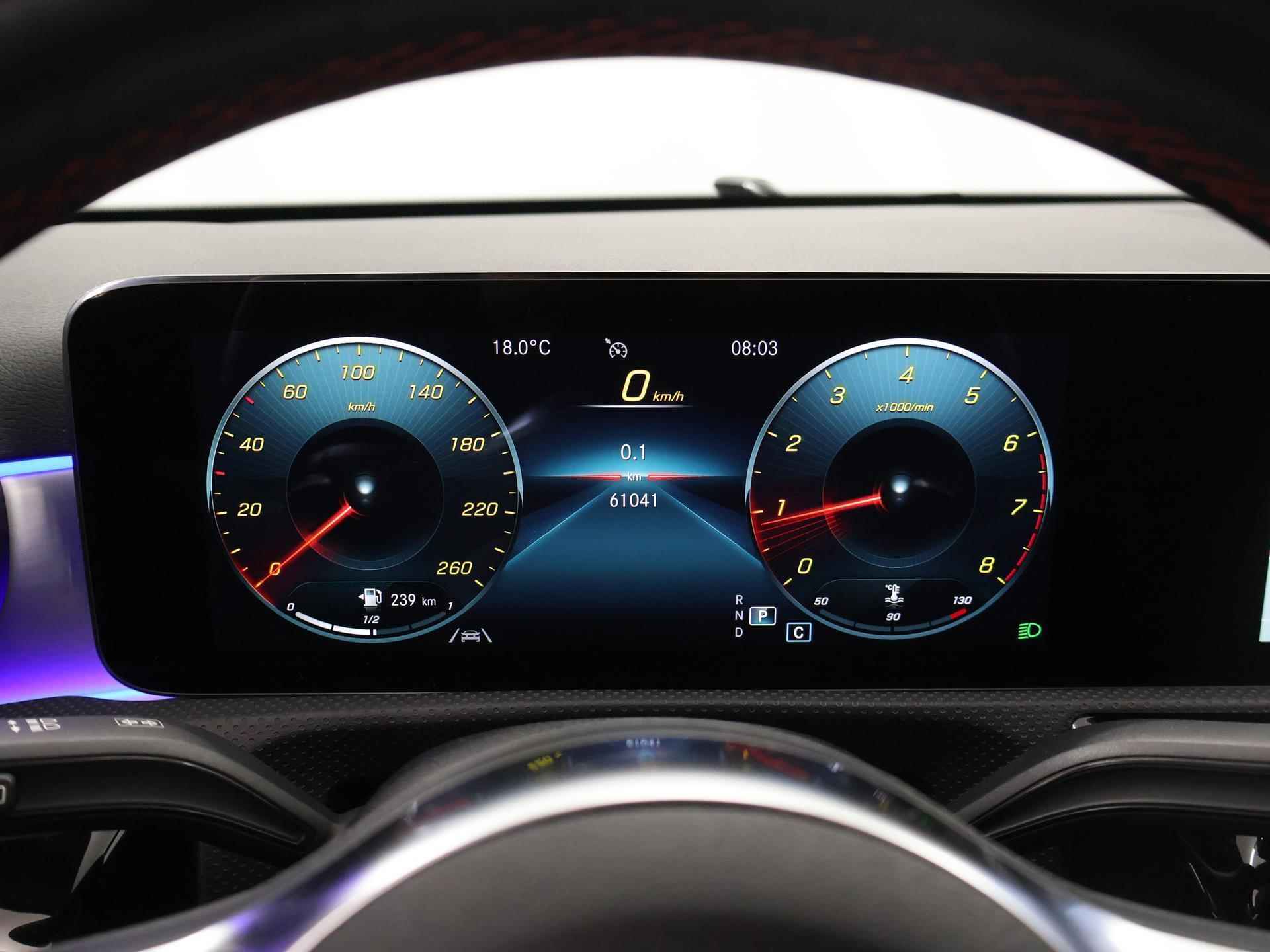 Mercedes-Benz A-klasse 180 Business Solution AMG | Nightpakket | achteruitrijcamera | Led high performance | Widescreen cockpit | Stoelverwarming - 13/42