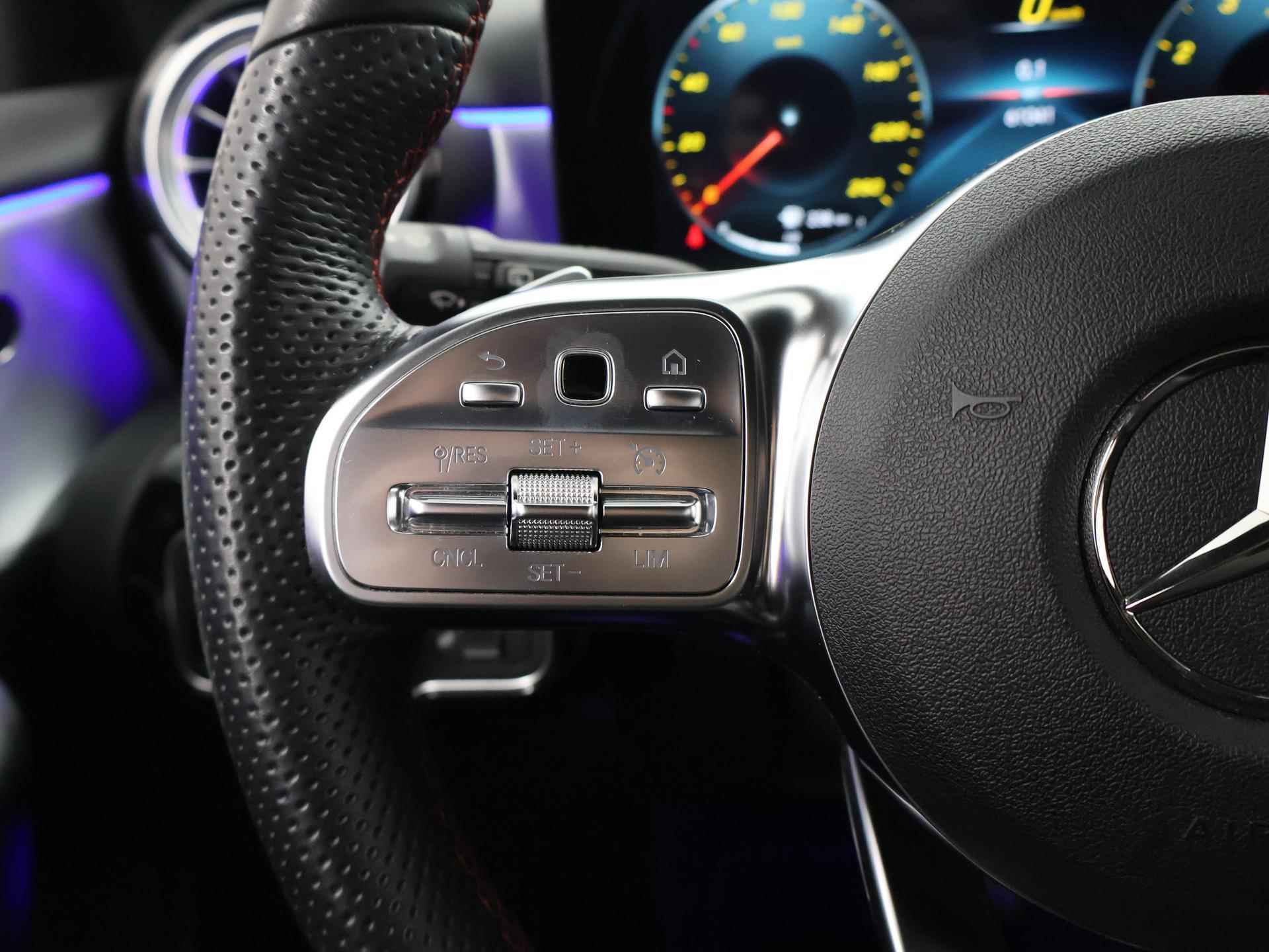 Mercedes-Benz A-klasse 180 Business Solution AMG | Nightpakket | achteruitrijcamera | Led high performance | Widescreen cockpit | Stoelverwarming - 32/42