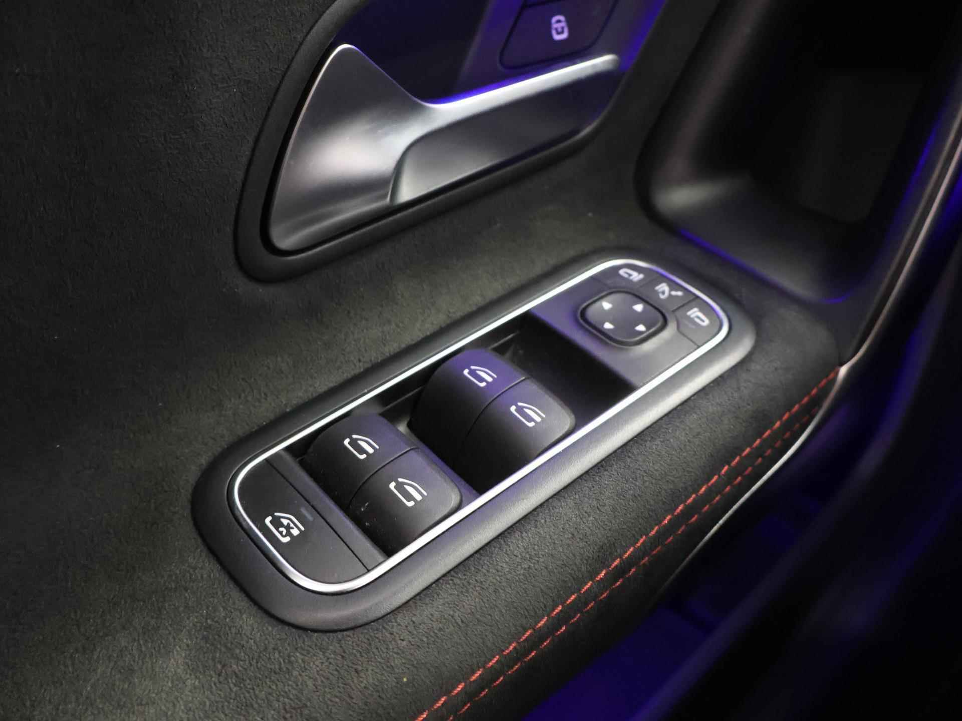 Mercedes-Benz A-klasse 180 Business Solution AMG | Nightpakket | achteruitrijcamera | Led high performance | Widescreen cockpit | Stoelverwarming - 35/42