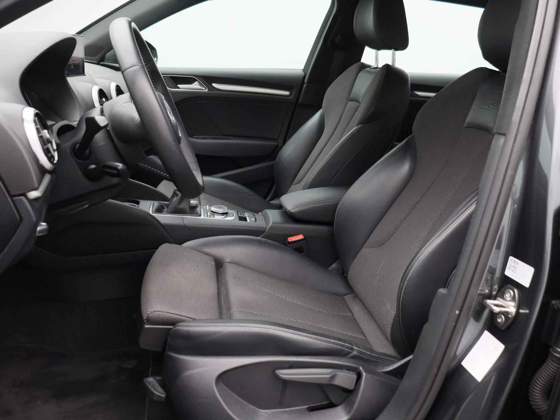 Audi A3 Sportback 35 TFSI CoD Sport S Line Edition | Half-Leder | Navigatie | Airco | Parkeersensoren | 18 Inch Velgen | LED | - 12/38