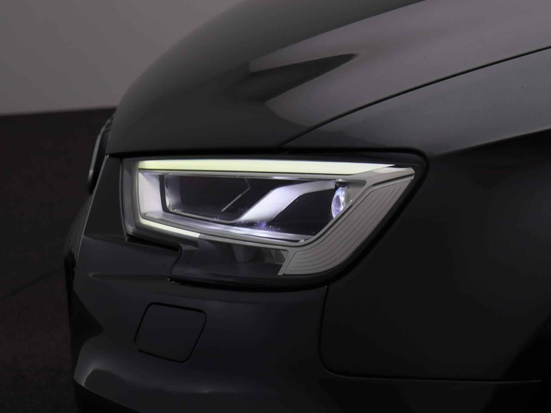 Audi A3 Sportback 35 TFSI CoD Sport S Line Edition | Half-Leder | Navigatie | Airco | Parkeersensoren | 18 Inch Velgen | LED | - 16/38