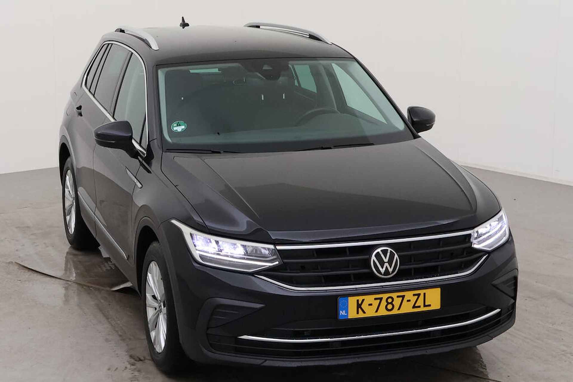 Volkswagen Tiguan 1.5 TSI Life / Led / CLimate controle / Navigatie / Parkeersensoren V+A / - 6/11