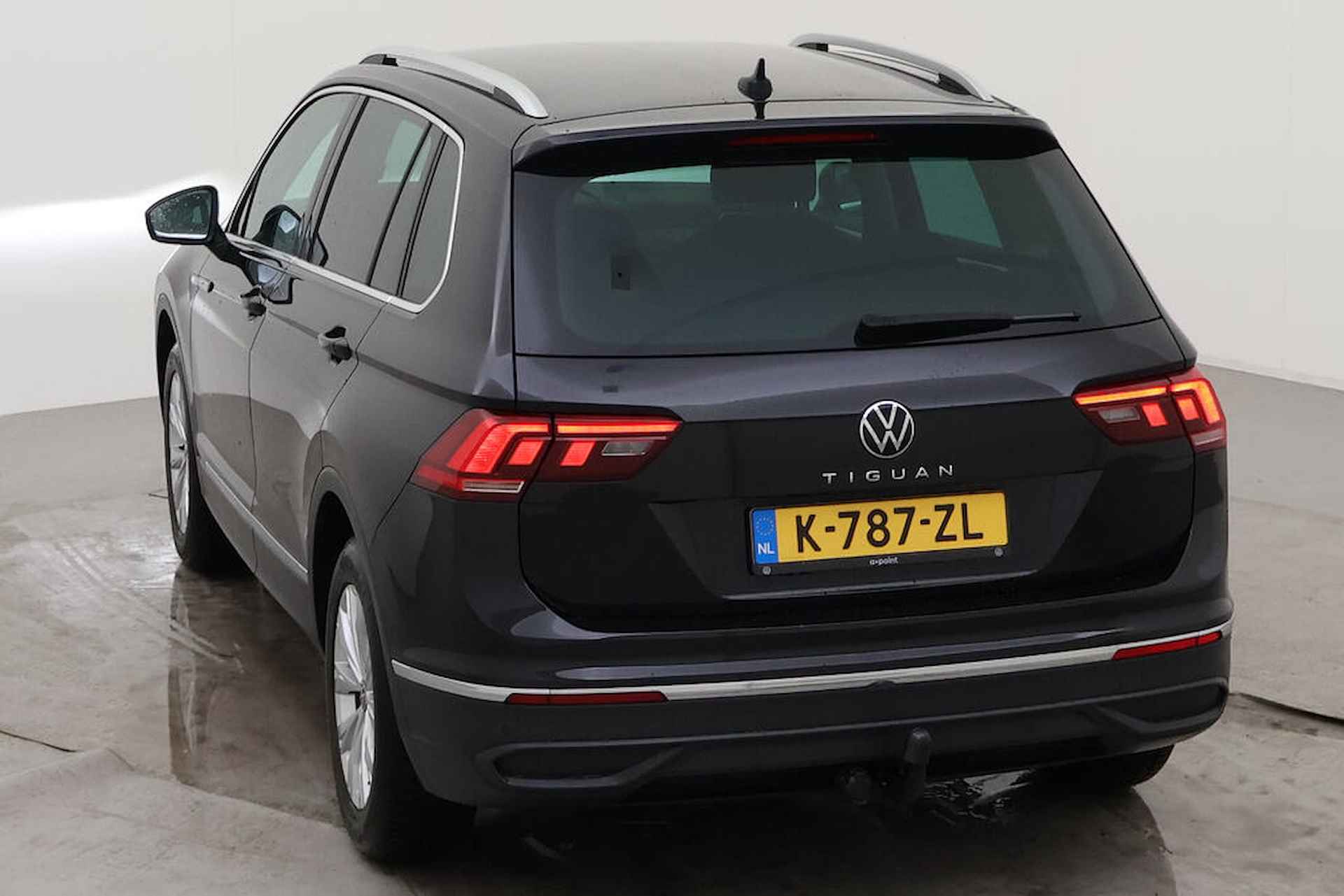 Volkswagen Tiguan 1.5 TSI Life / Led / CLimate controle / Navigatie / Parkeersensoren V+A / - 8/11