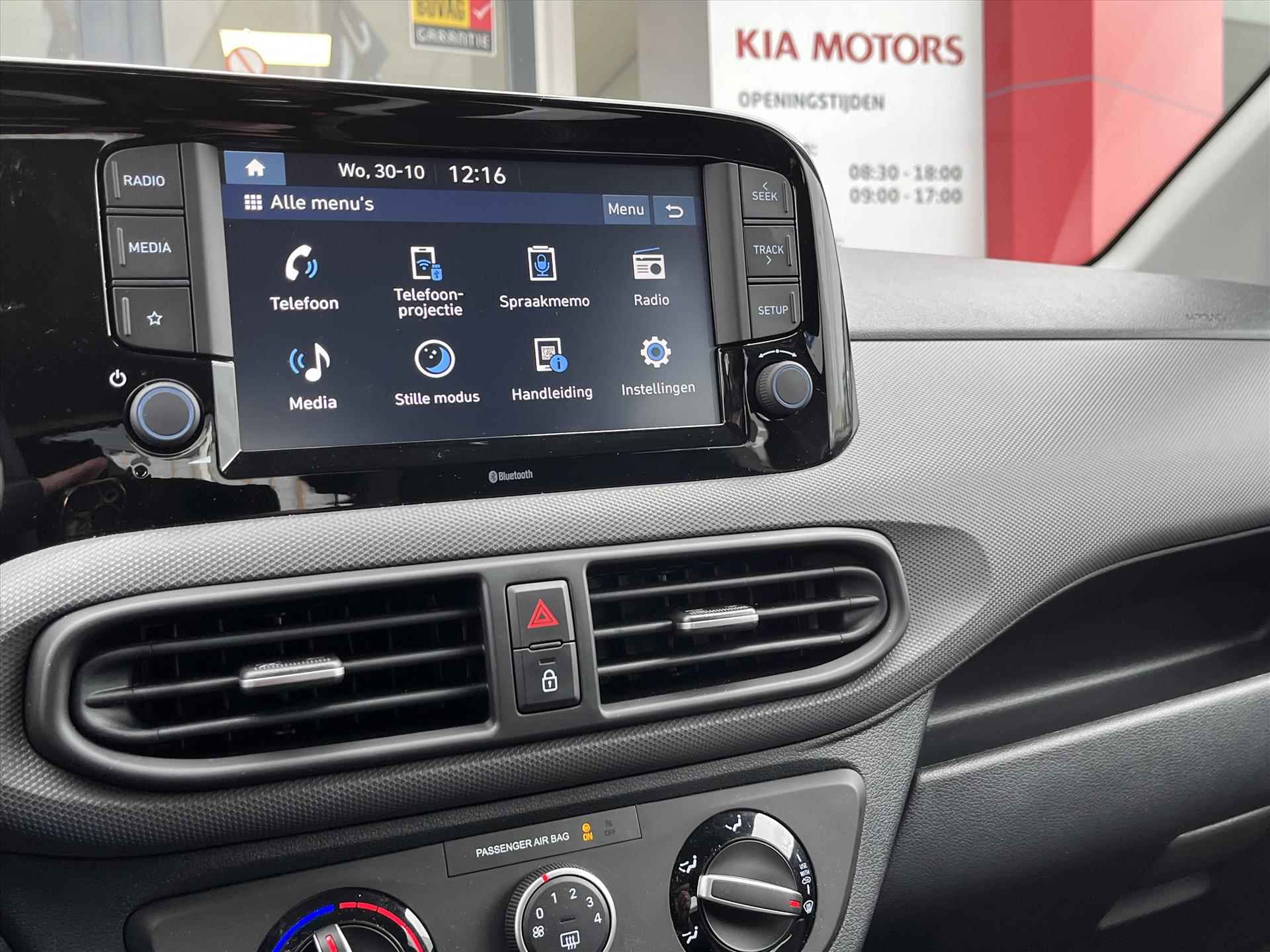 HYUNDAI I10 1.0i 67pk Comfort | Airconditioning | Navi via Carplay | Cruise control | | - 17/24