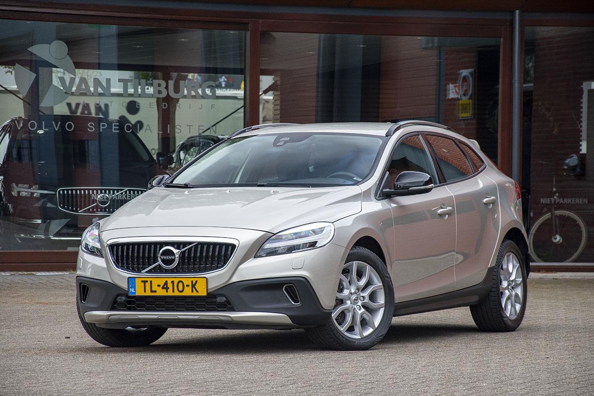 VOLVO V40 CROSS COUNTRY 1.5 T3 NORDIC+