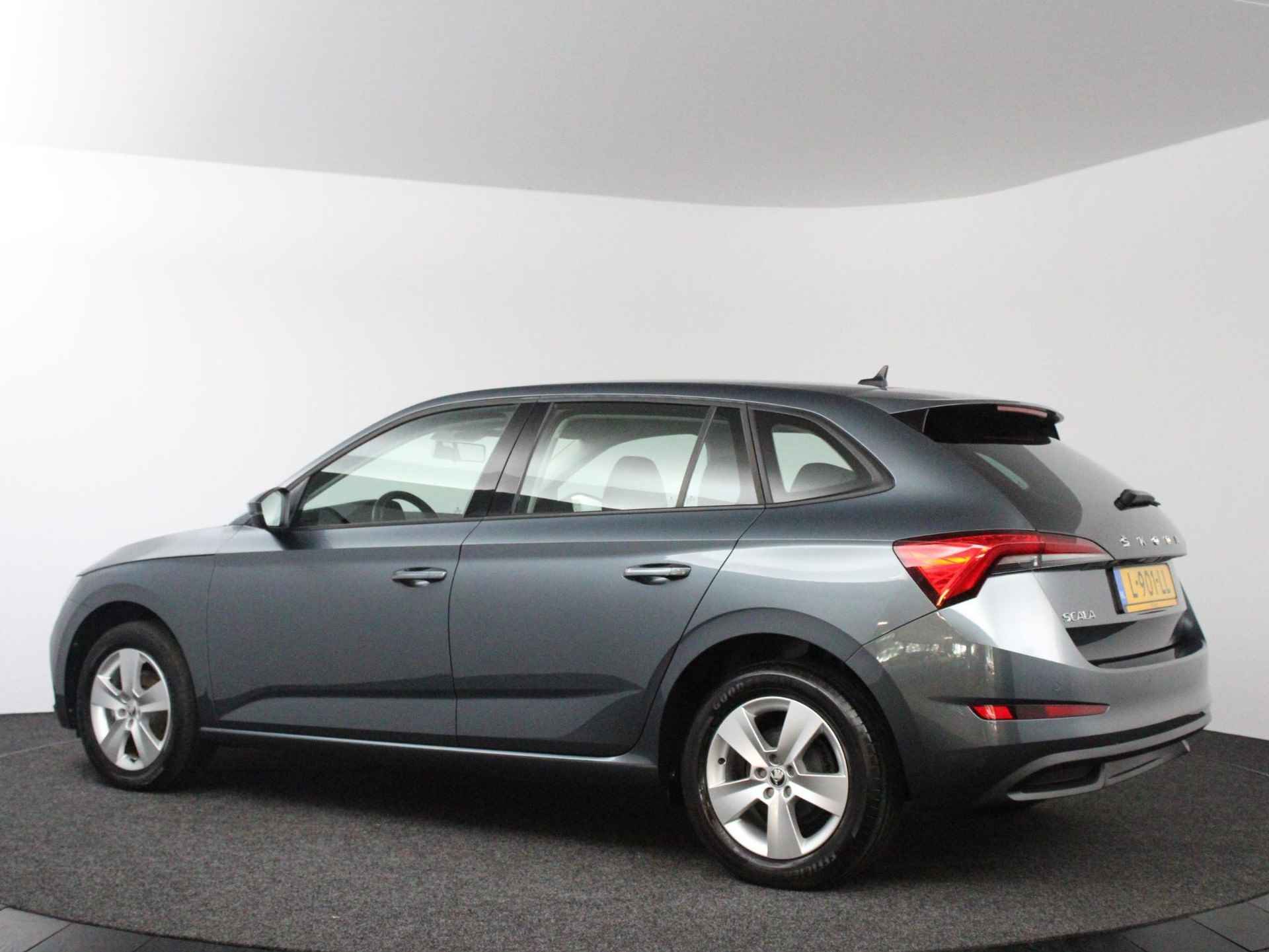 Skoda Scala 1.0 TSI Ambition | Airco | Apple CarPlay / Android auto Navi | LMV | PDC | Cruise | Bluetooth | - 35/38