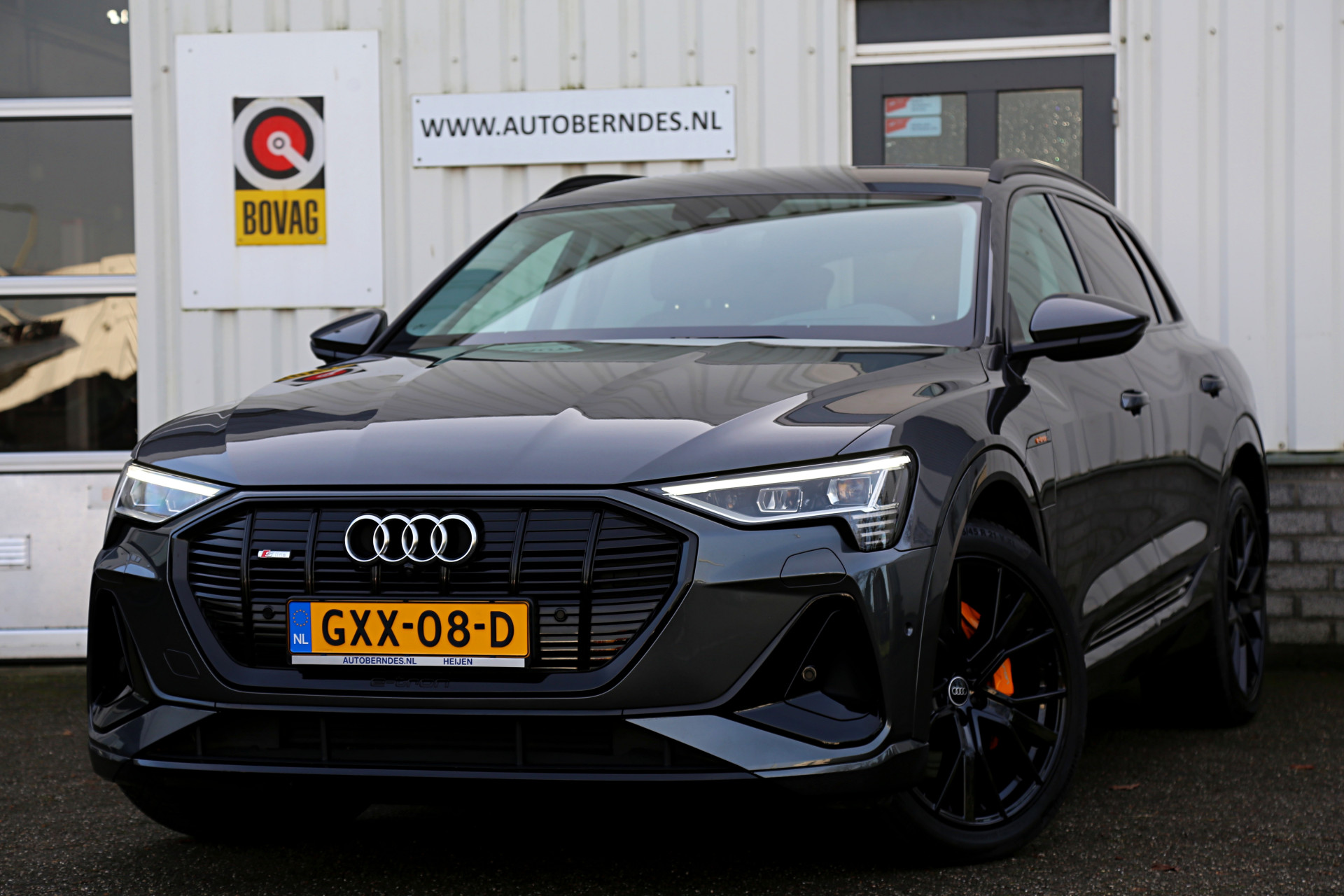 Audi e-tron 55 quattro S-Line 408PK 95 kWh*Excl. BTW*Adapt. Luchtvering/Black Pack/Leder/Afneemb. Trekhaak/HUD/360/3D Camera/Memorie/Keyless