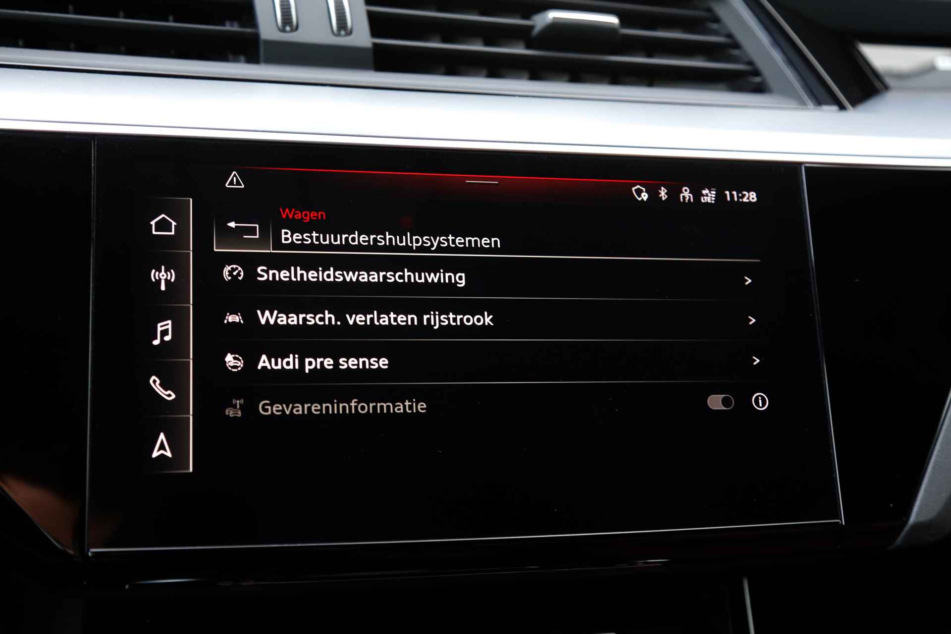 Audi e-tron 55 quattro S-Line 408PK 95 kWh*Excl. BTW*Adapt. Luchtvering/Black Pack/Leder/Afneemb. Trekhaak/HUD/360/3D Camera/Memorie/Keyless - 18/66