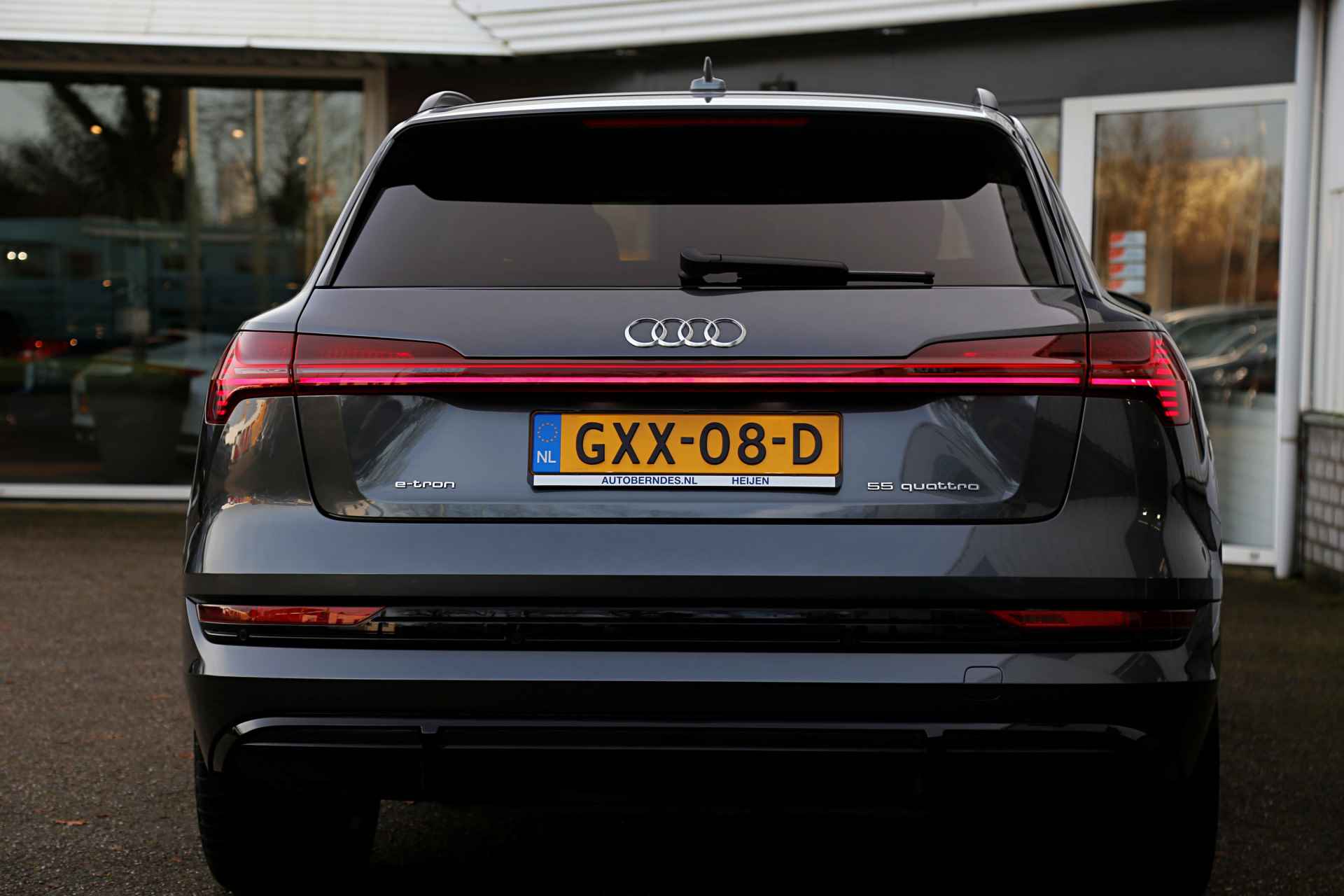 Audi e-tron 55 quattro S-Line 408PK 95 kWh*Excl. BTW*Adapt. Luchtvering/Black Pack/Leder/Afneemb. Trekhaak/HUD/360/3D Camera/Memorie/Keyless - 25/66