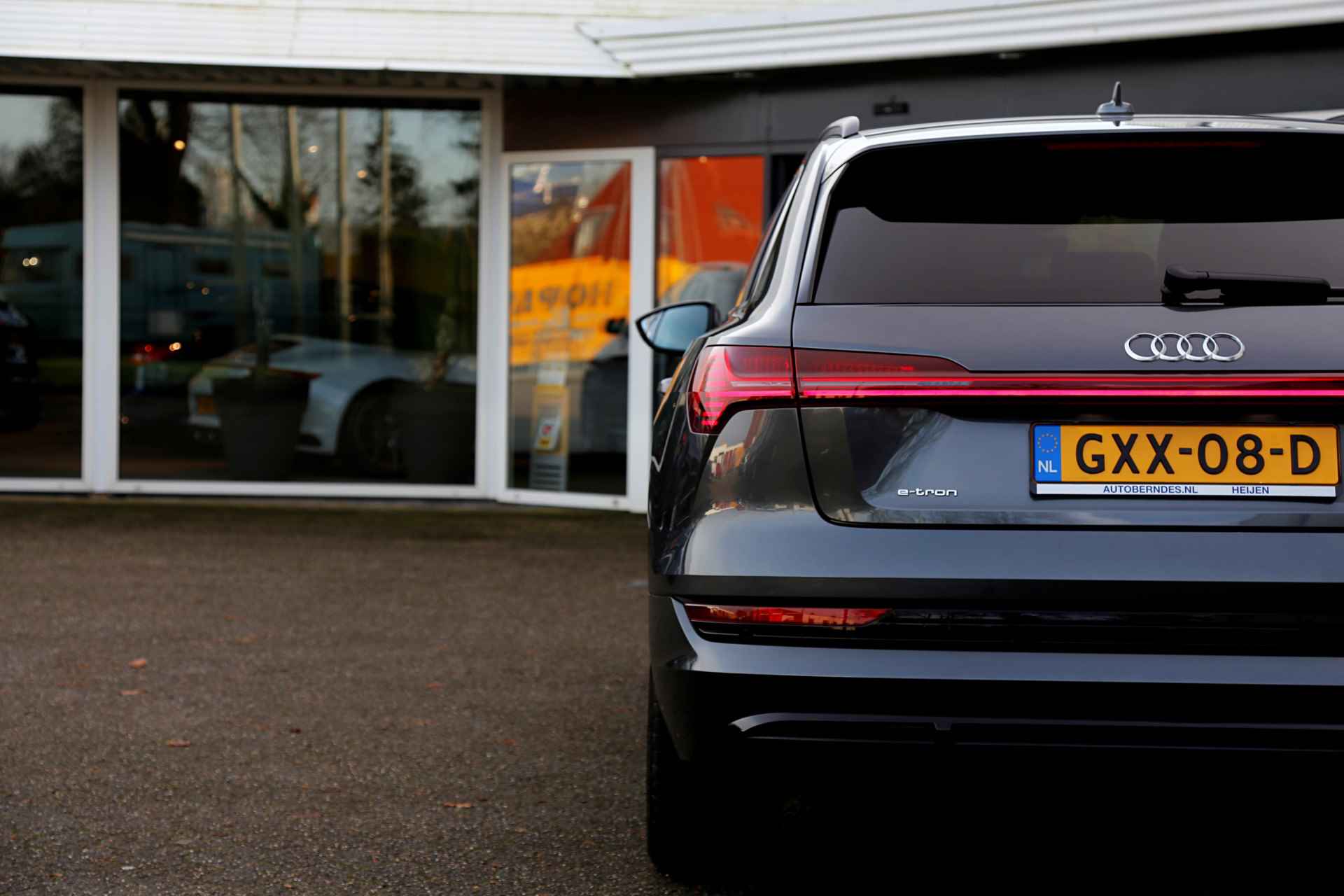 Audi e-tron 55 quattro S-Line 408PK 95 kWh*Excl. BTW*Adapt. Luchtvering/Black Pack/Leder/Afneemb. Trekhaak/HUD/360/3D Camera/Memorie/Keyless - 34/66