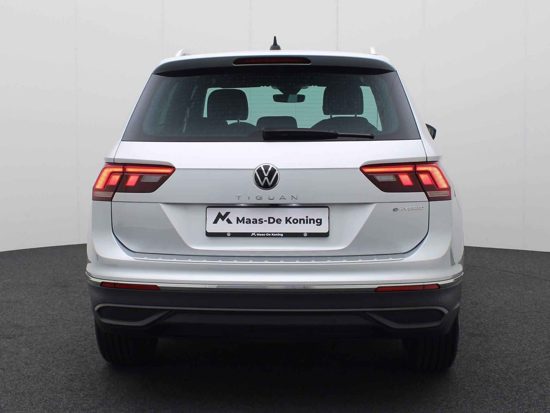 Volkswagen Tiguan 1.4 TSIeHybrid/245PK Active DSG Parkeersensoren + camera's · Navigatie · LED - 31/43