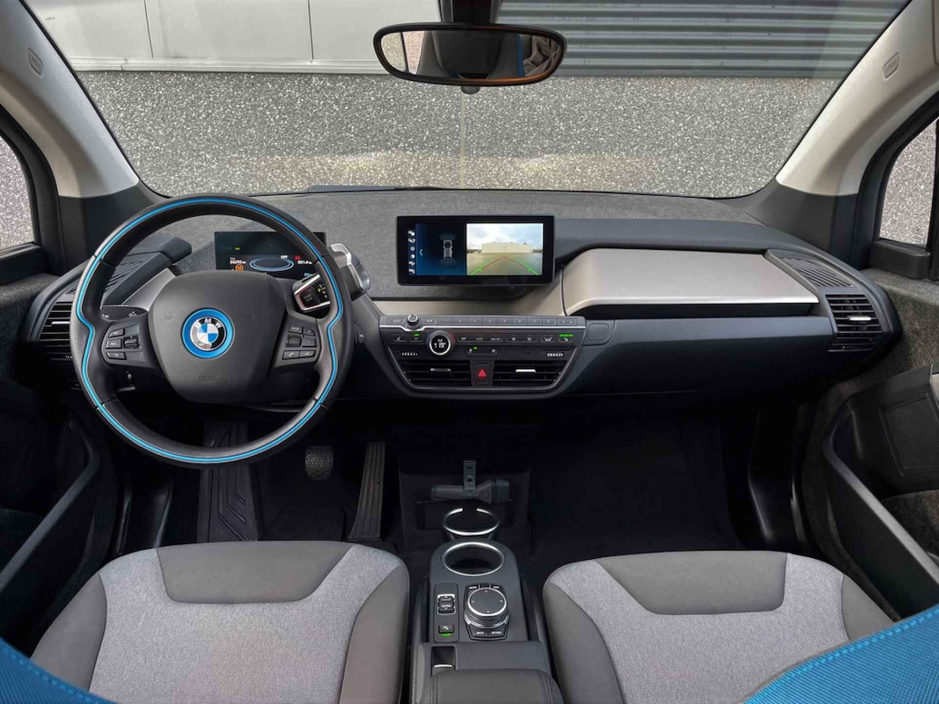 BMW i3 Executive 120Ah 42 kWh/S-dak/Carplay/W-pomp/Camera/3-fase - 5/42