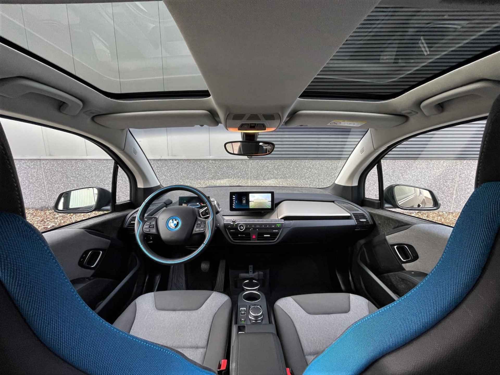 BMW i3 Executive 120Ah 42 kWh/S-dak/Carplay/W-pomp/Camera/3-fase - 20/42