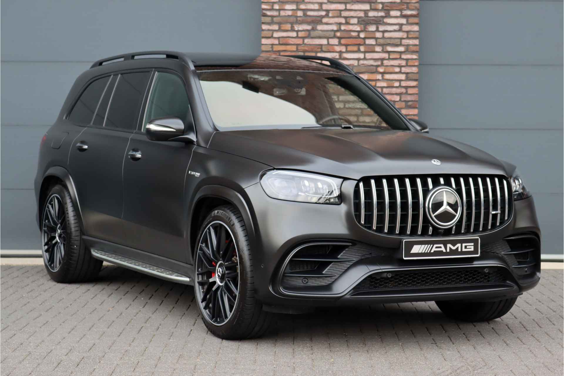 Mercedes-Benz GLS AMG 63 4MATIC+ Premium+ Aut9 | Airmatic | Distronic+ | Panoramadak | MBUX Tablet | Massage | Carbon | Stoelventilatie | Verwarmd Stuurwiel | AMG Drive Unit | - 4/56