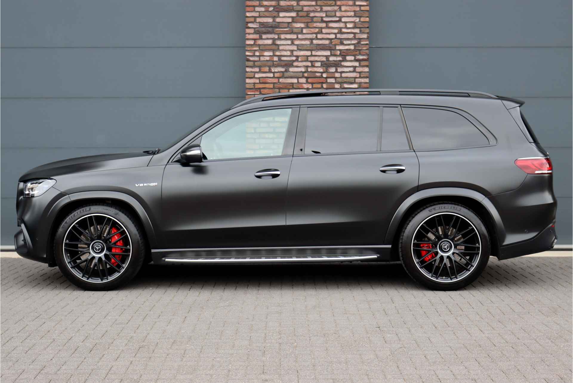 Mercedes-Benz GLS AMG 63 4MATIC+ Premium+ Aut9 | Airmatic | Distronic+ | Panoramadak | MBUX Tablet | Massage | Carbon | Stoelventilatie | Verwarmd Stuurwiel | AMG Drive Unit | - 10/56