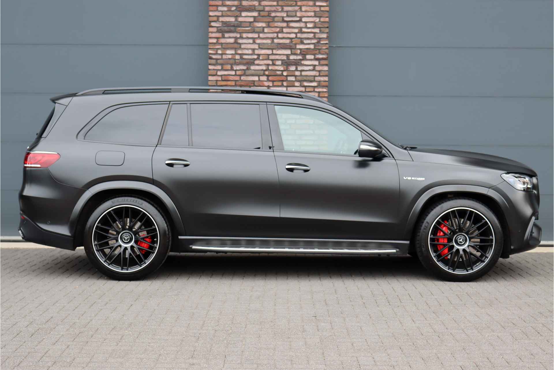 Mercedes-Benz GLS AMG 63 4MATIC+ Premium+ Aut9 | Airmatic | Distronic+ | Panoramadak | MBUX Tablet | Massage | Carbon | Stoelventilatie | Verwarmd Stuurwiel | AMG Drive Unit | - 12/56