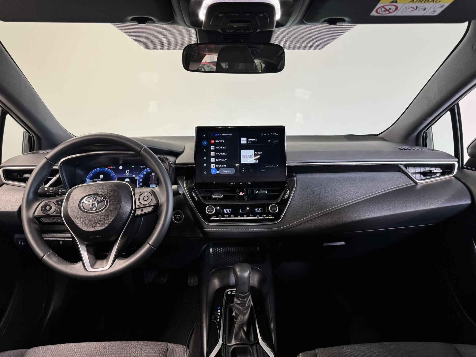 Toyota Corolla Touring Sports Hybrid 140 Active | Nieuwmodeljaar | Apple Carplay / Android Auto | Camera | Navigatie | - 2/30