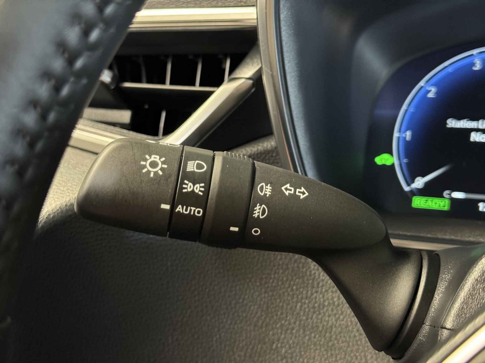 Toyota Corolla Touring Sports Hybrid 140 Active | Nieuwmodeljaar | Apple Carplay / Android Auto | Camera | Navigatie | - 19/30