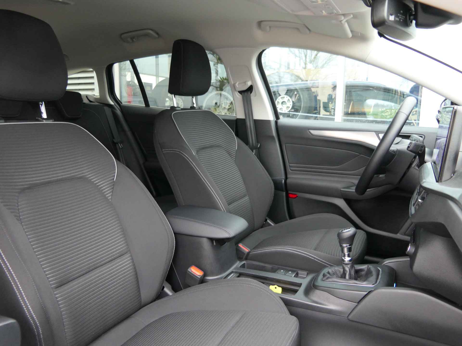 Ford Focus Wagon 1.0 EcoBoost Hybrid Titanium | Navigatie | Sync4 | Winterpack | Camera | LED | DAB | CarPlay/Android Auto | Voorruit Verwarming - 8/34