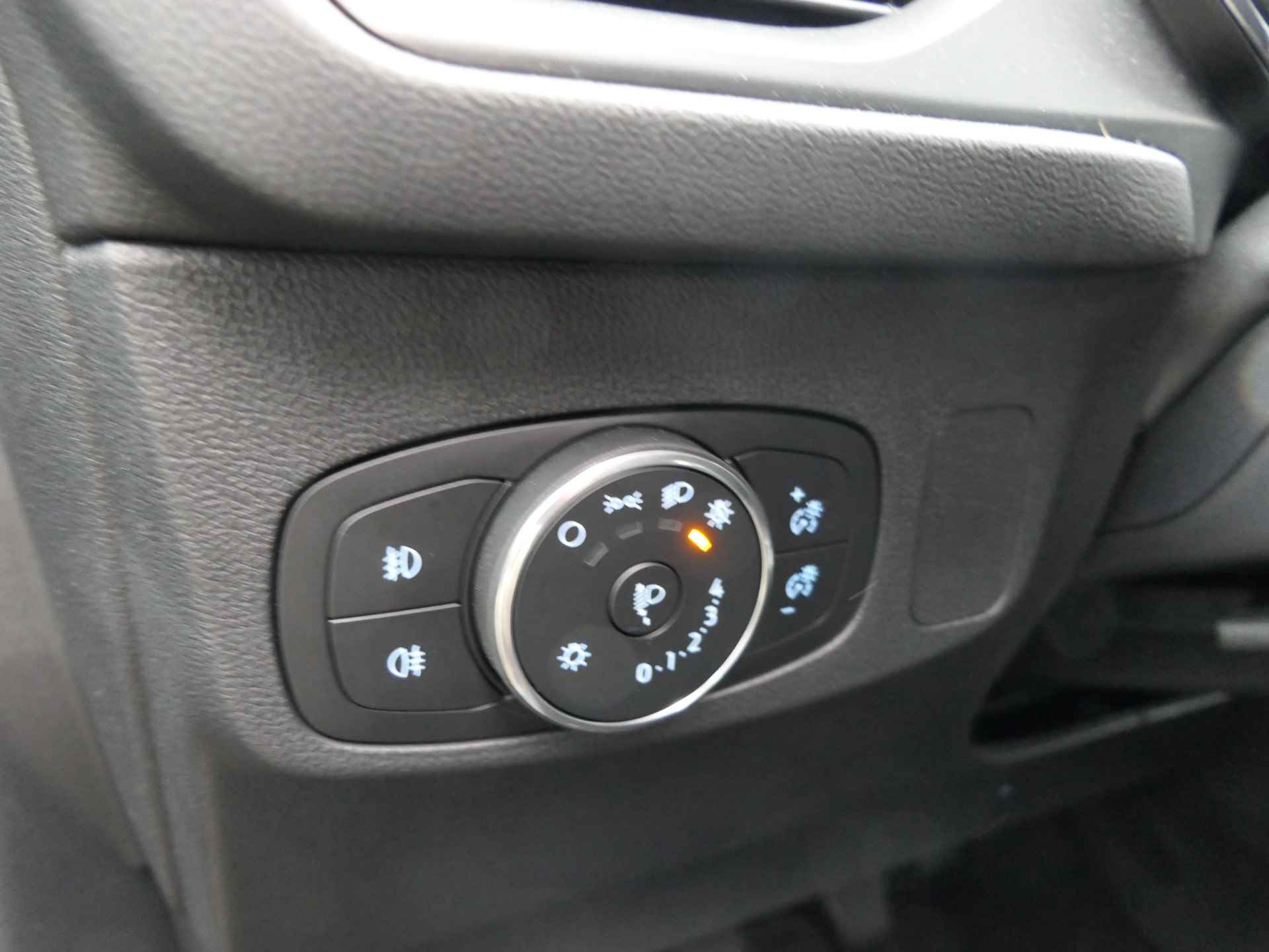 Ford Focus Wagon 1.0 EcoBoost Hybrid Titanium | Navigatie | Sync4 | Winterpack | Camera | LED | DAB | CarPlay/Android Auto | Voorruit Verwarming - 30/34
