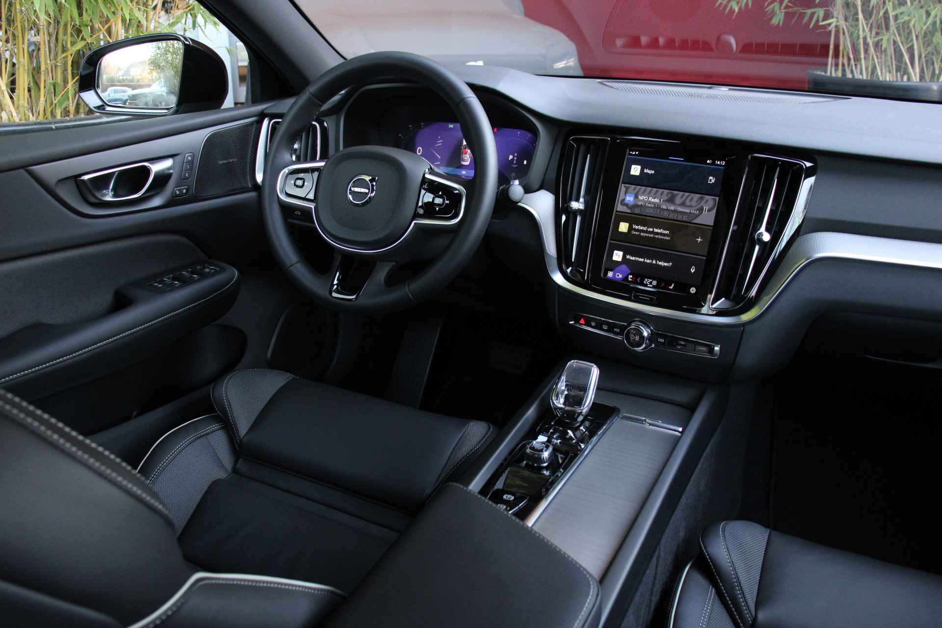 Volvo S60 B4 198pk Plus Dark Black Edition | 360º Camera | Harman/Kardon | Memory Seats | Adaptive Cruise | 19" velgen - 5/25